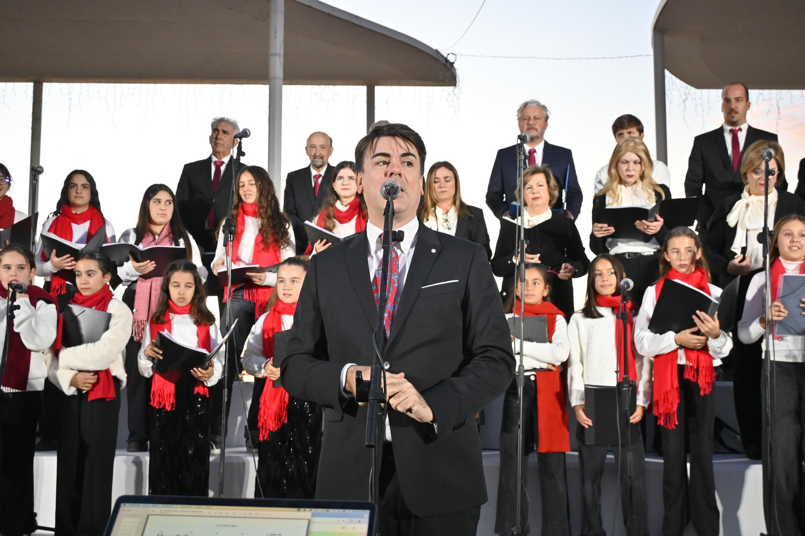 Inauguración de la iluminación navideña en el Paseo de la Ría del Puerto de Huelva 2025