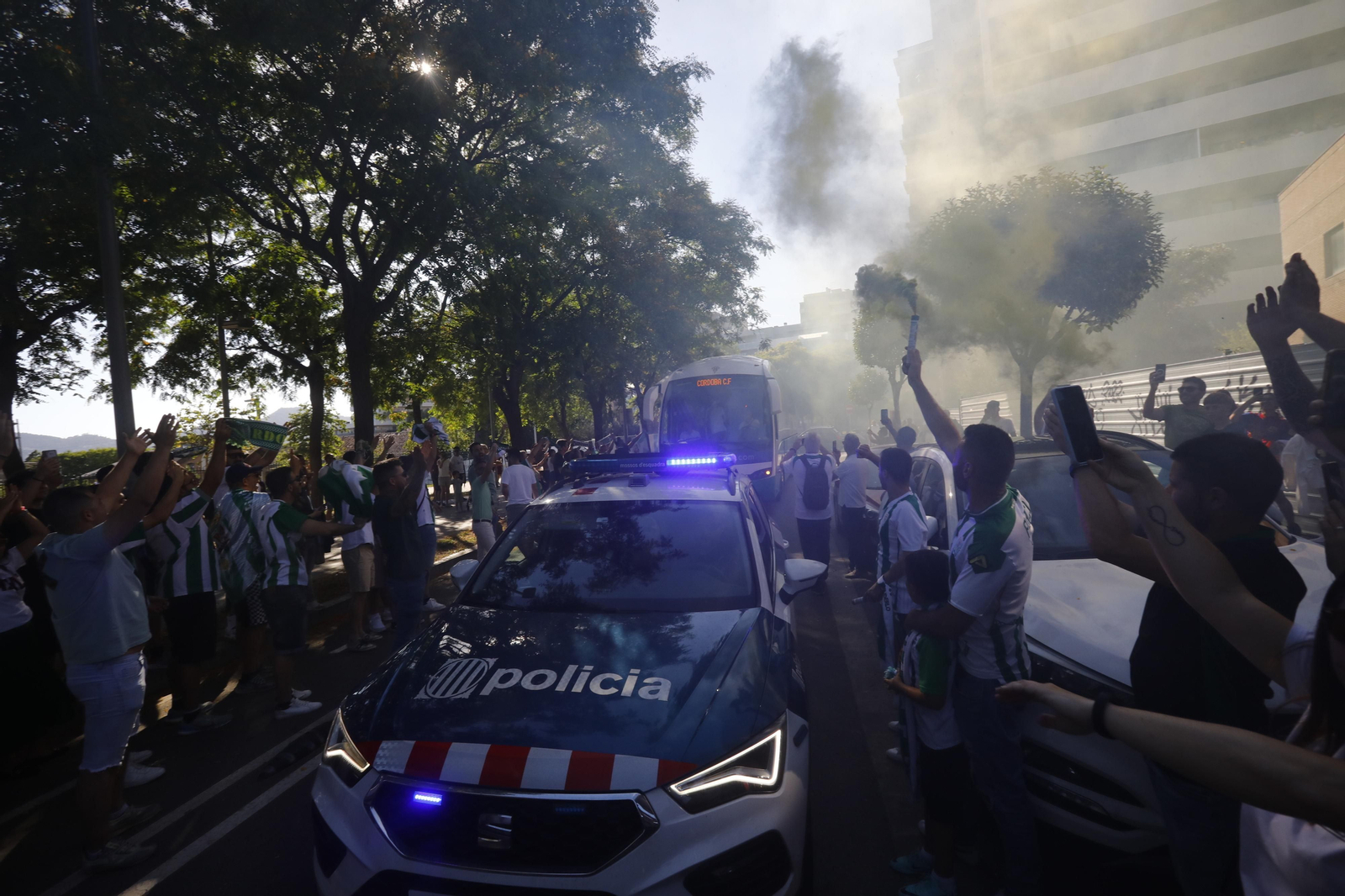 Las mejores fotos de la afición del Córdoba CF en la previa del partido ante el Barcelona Atlètic
