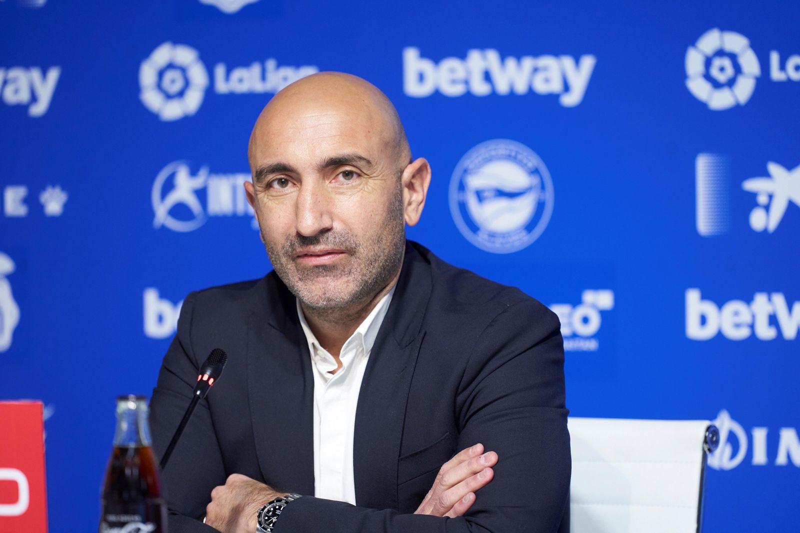 Abelardo, entrenador del Alavés, en una rueda de prensa.