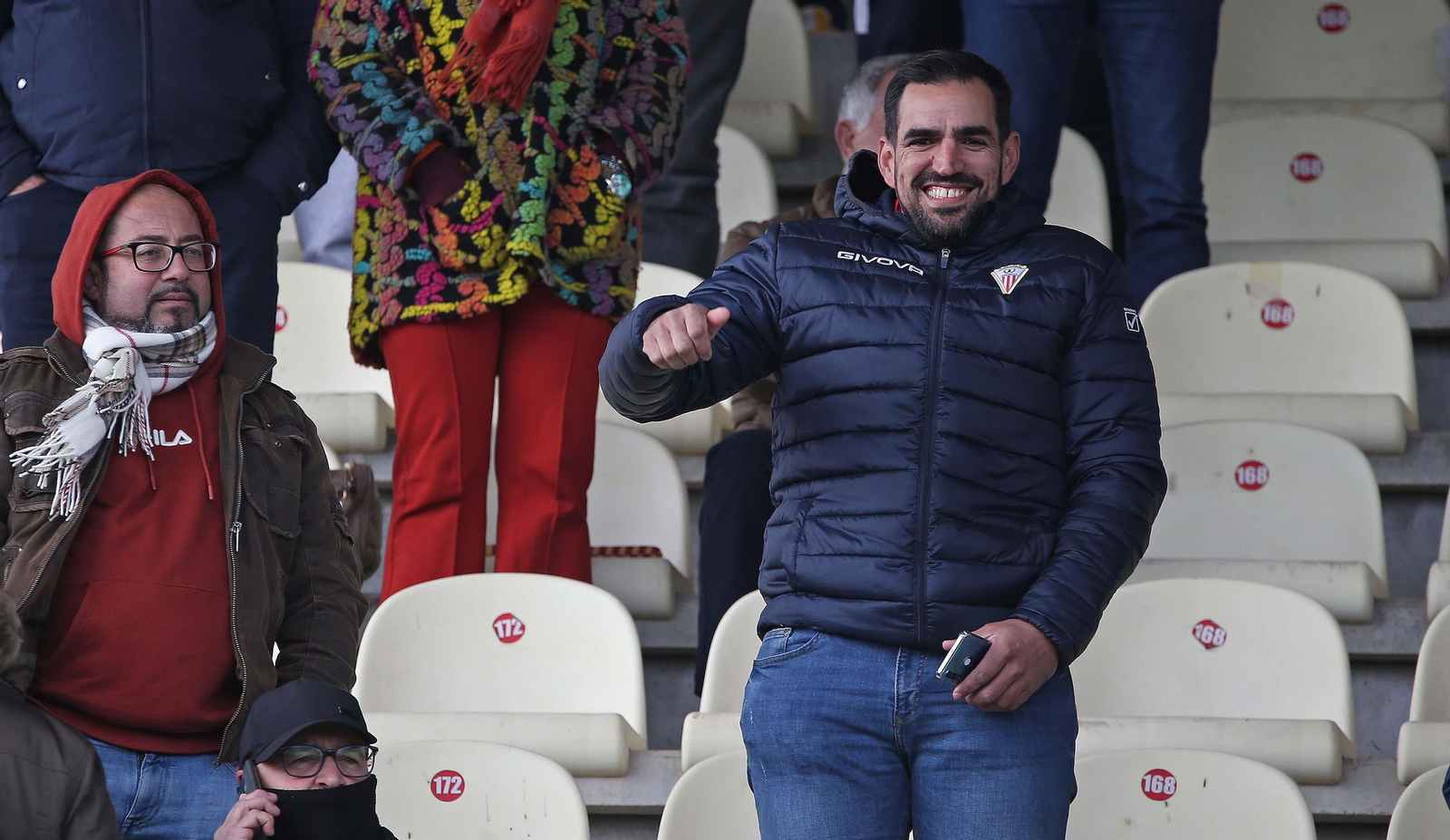 Fotos de la afición durante el Algeciras - Ceuta en el Nuevo Mirador
