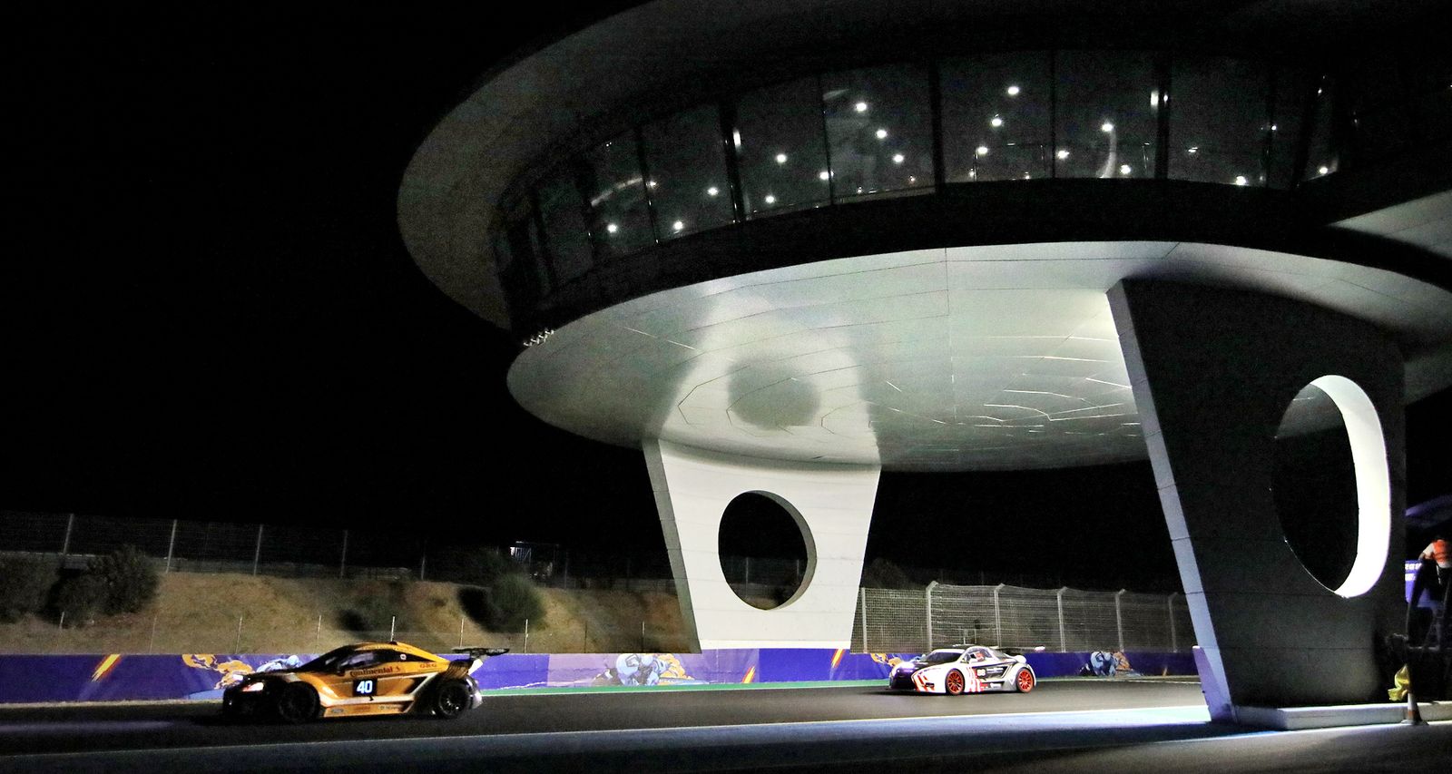 Imágenes de las 24 horas de automovilismo en el Circuito de Jerez