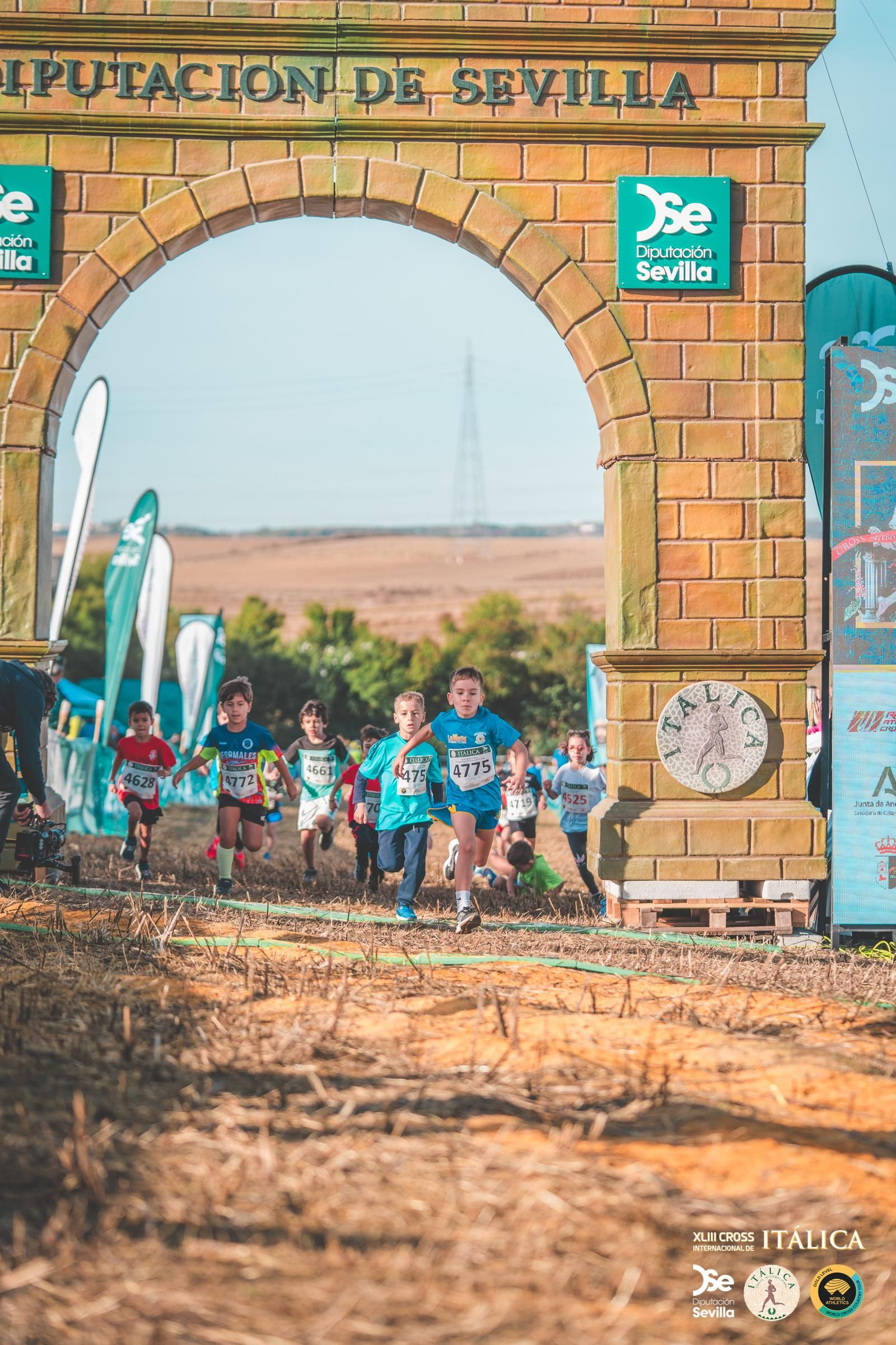 Búscate en las fotos del Cross de Itálica 2025 | 10