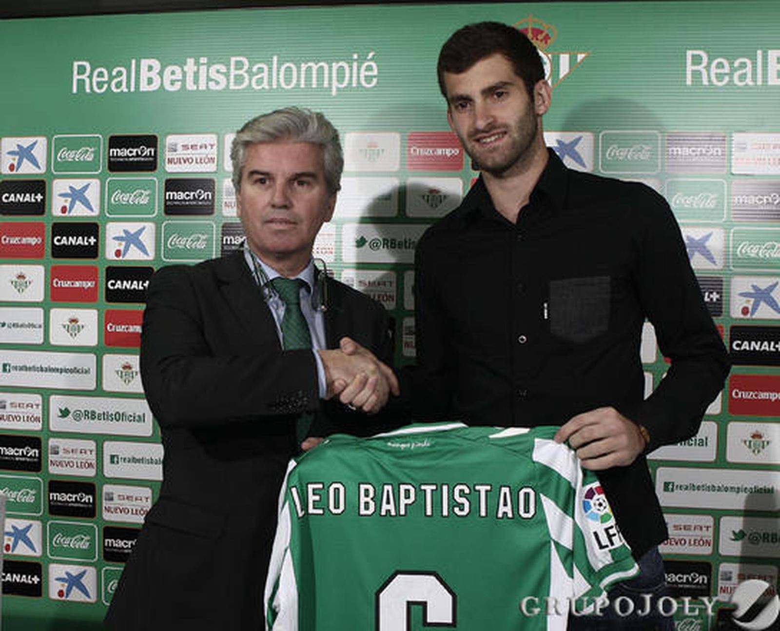 Presentación del fichaje del invierno Leo Baptistao.

Foto: José Ángel García