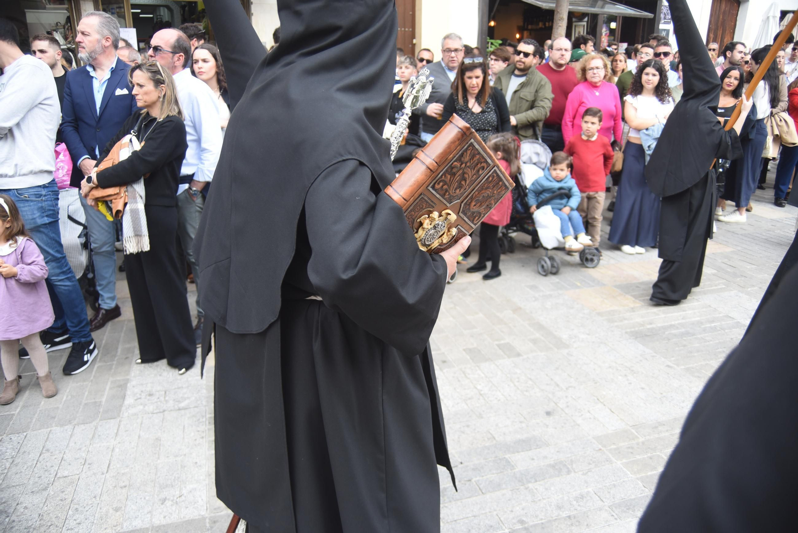 La procesión del Nazareno en este Jueves Santo de Córdoba, en imágenes
