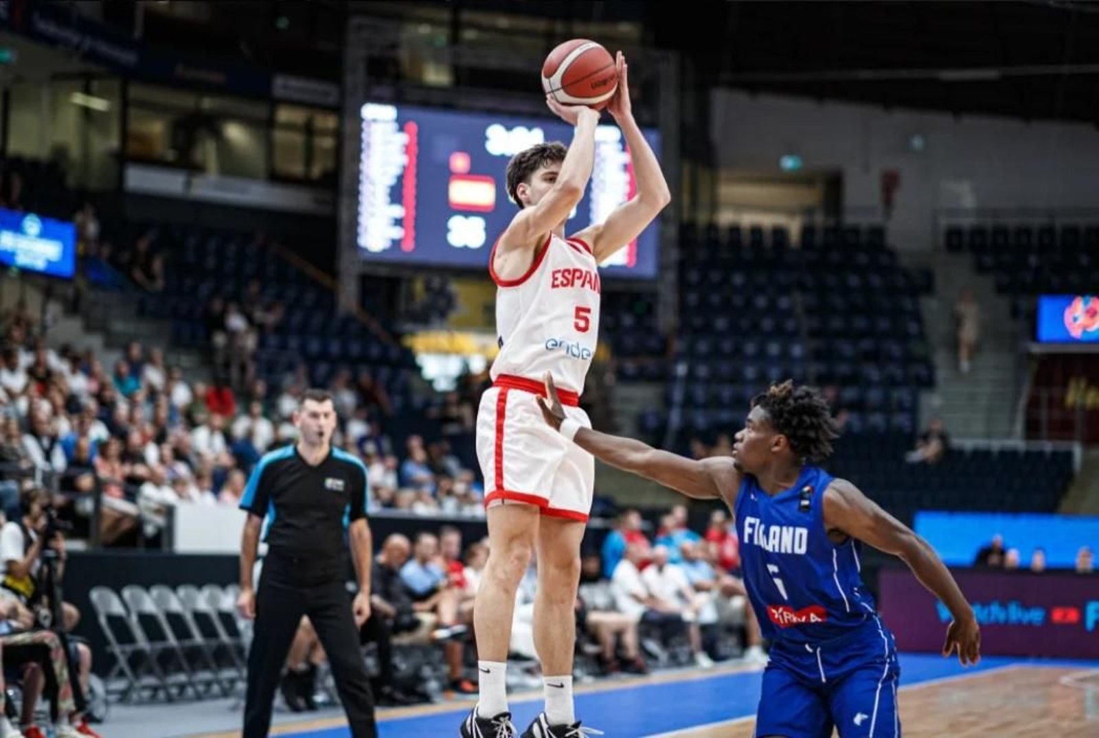 Mario Saint-Supéry sigue su show en el Europeo sub 18 con España: 26 puntos a Finlandia