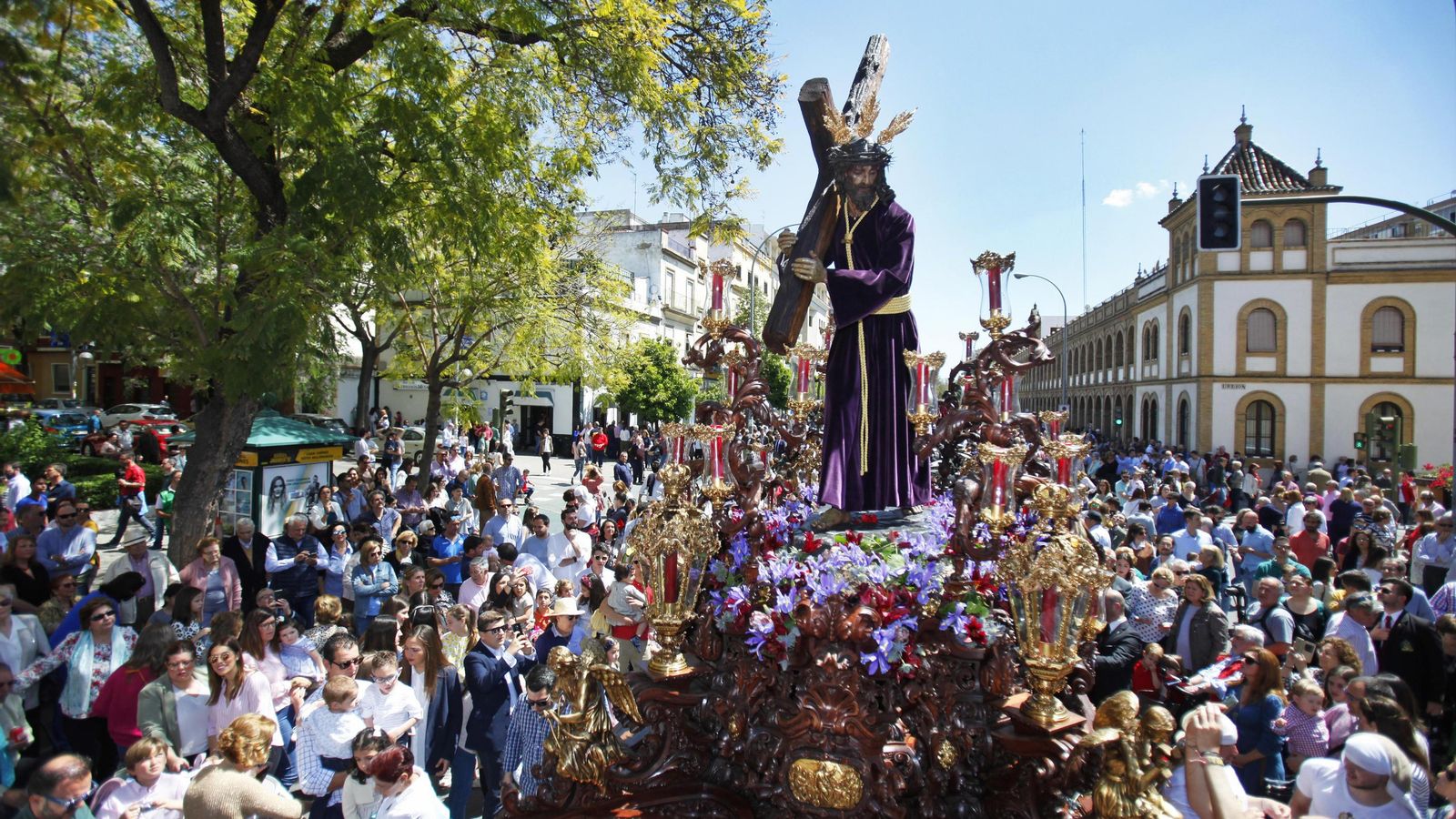 El Nazareno del Cerro en su primera salida procesional. El Nazareno del Cerro en su primera salida procesional.