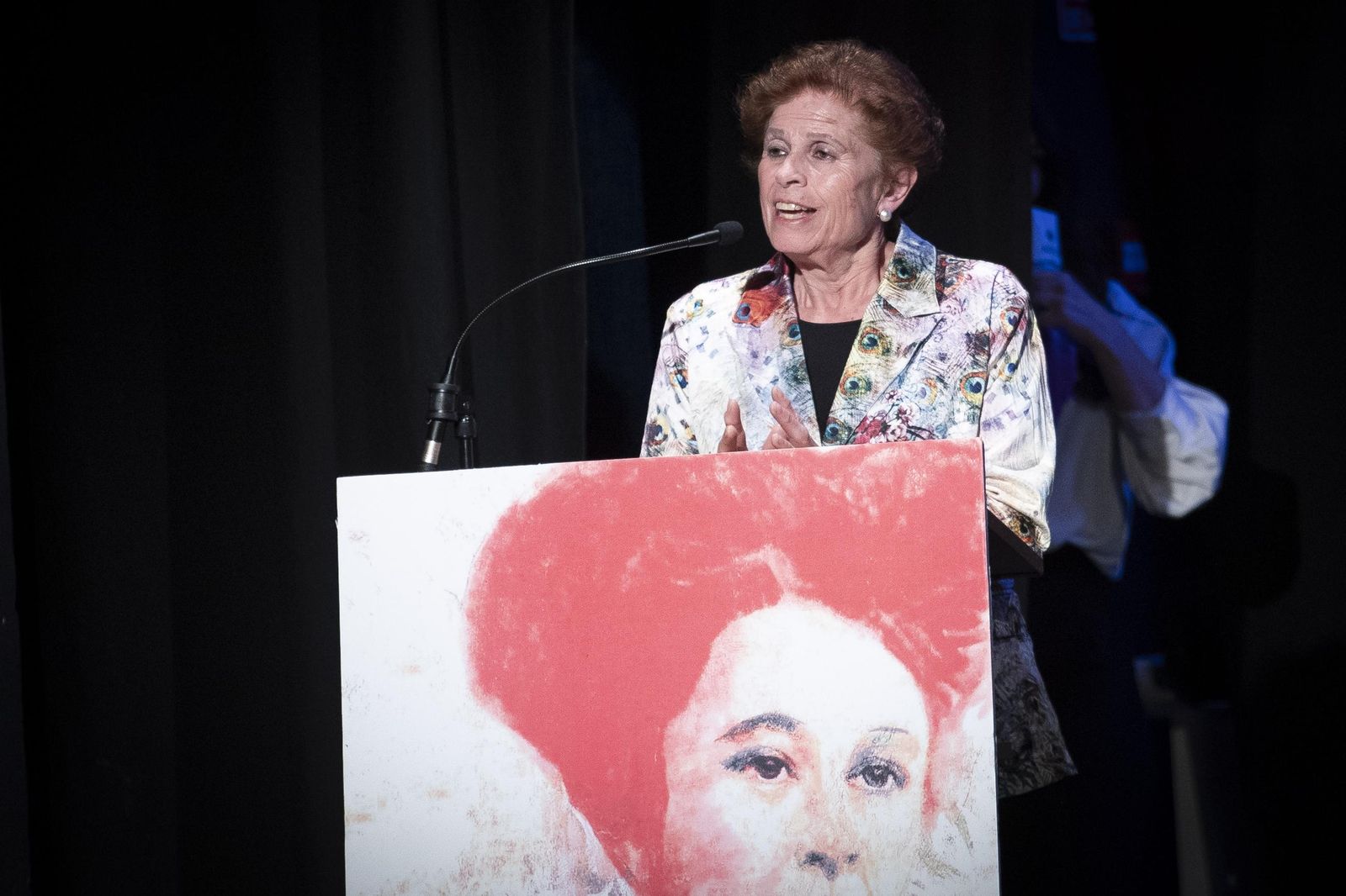 Las mejores imágenes del reconocimiento a nueve mujeres en los Premios María Lejárraga