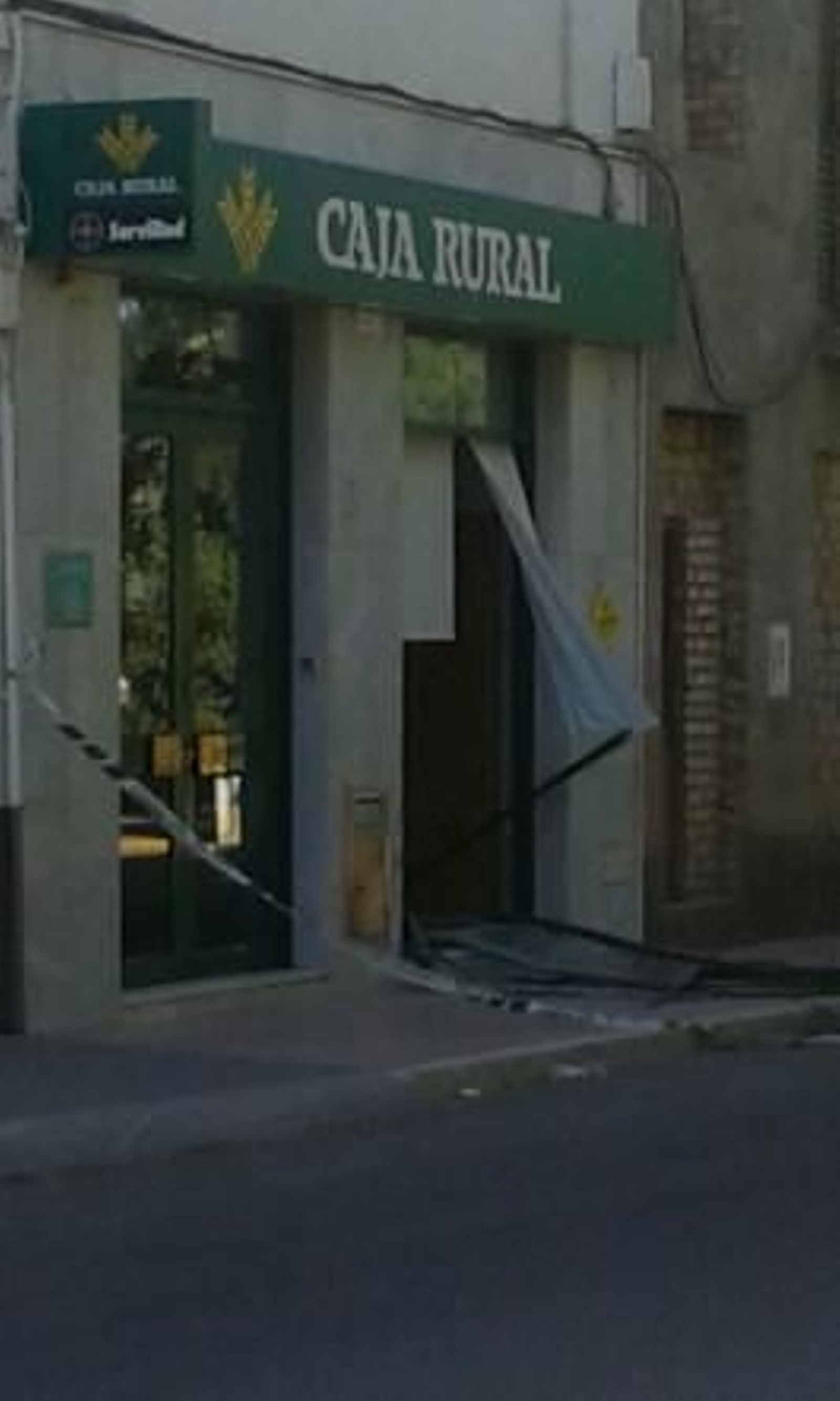 Arrancan un cajero con un tractor robado pero luego no logran abrirlo