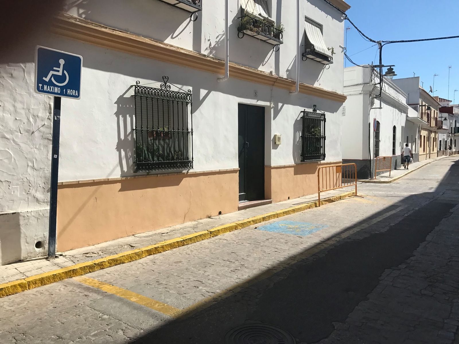 Zona de aparcamiento  para discapacitados  de Chipiona.