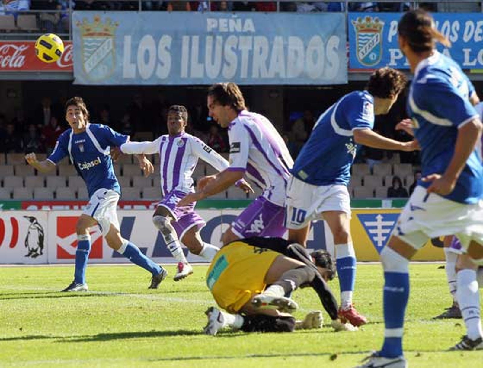 Pablo Redondo, instantes antes de marcar el segundo gol del Deportivo, un tanto que también tuvo como protagonista a José Mari, aunque esta vez por dar la asistencia

Foto: Miguel Angel Gonzalez