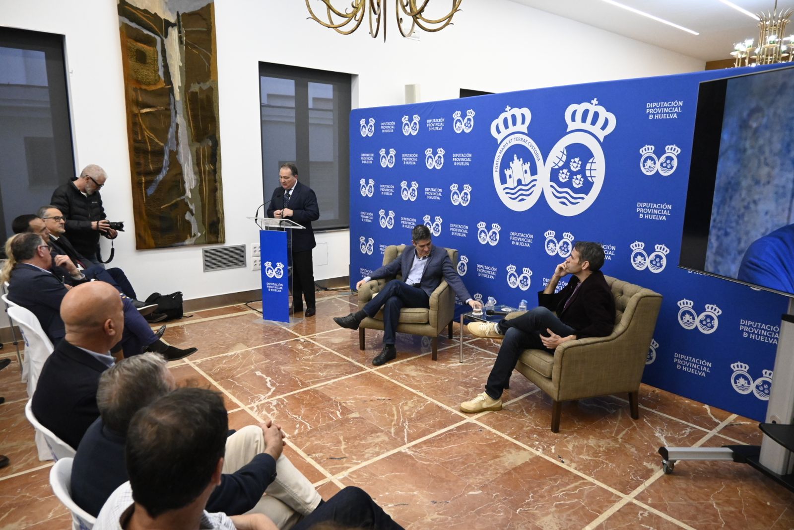 El periodista Rubén Amón presenta su libro `Tenemos que hablar' en imágenes