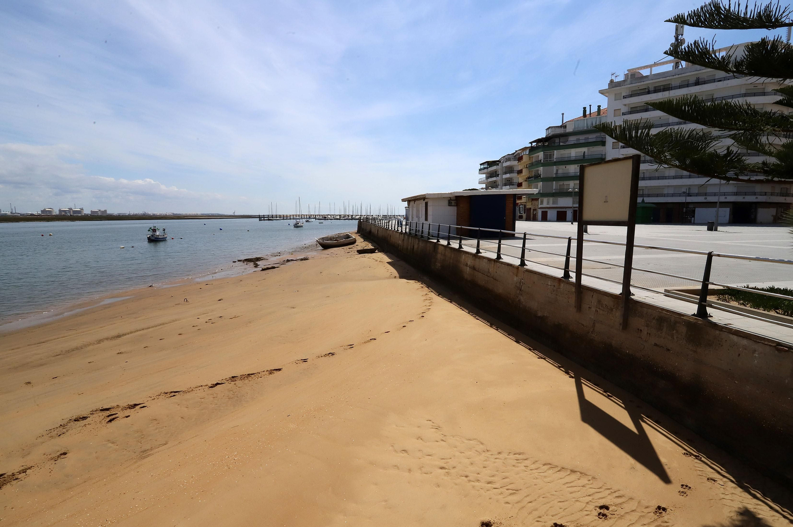 Imágenes del confinamiento en Punta Umbría