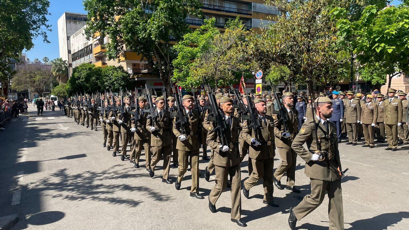 Un momento del desfile en la Plaza de la Gavidia.