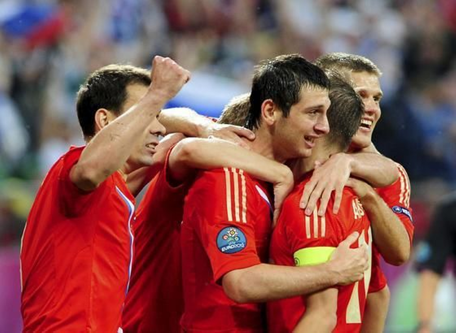 Rusia golea a la República Checa por 4-1 y se convierte en líder sólido del Grupo A.

Foto: EFE