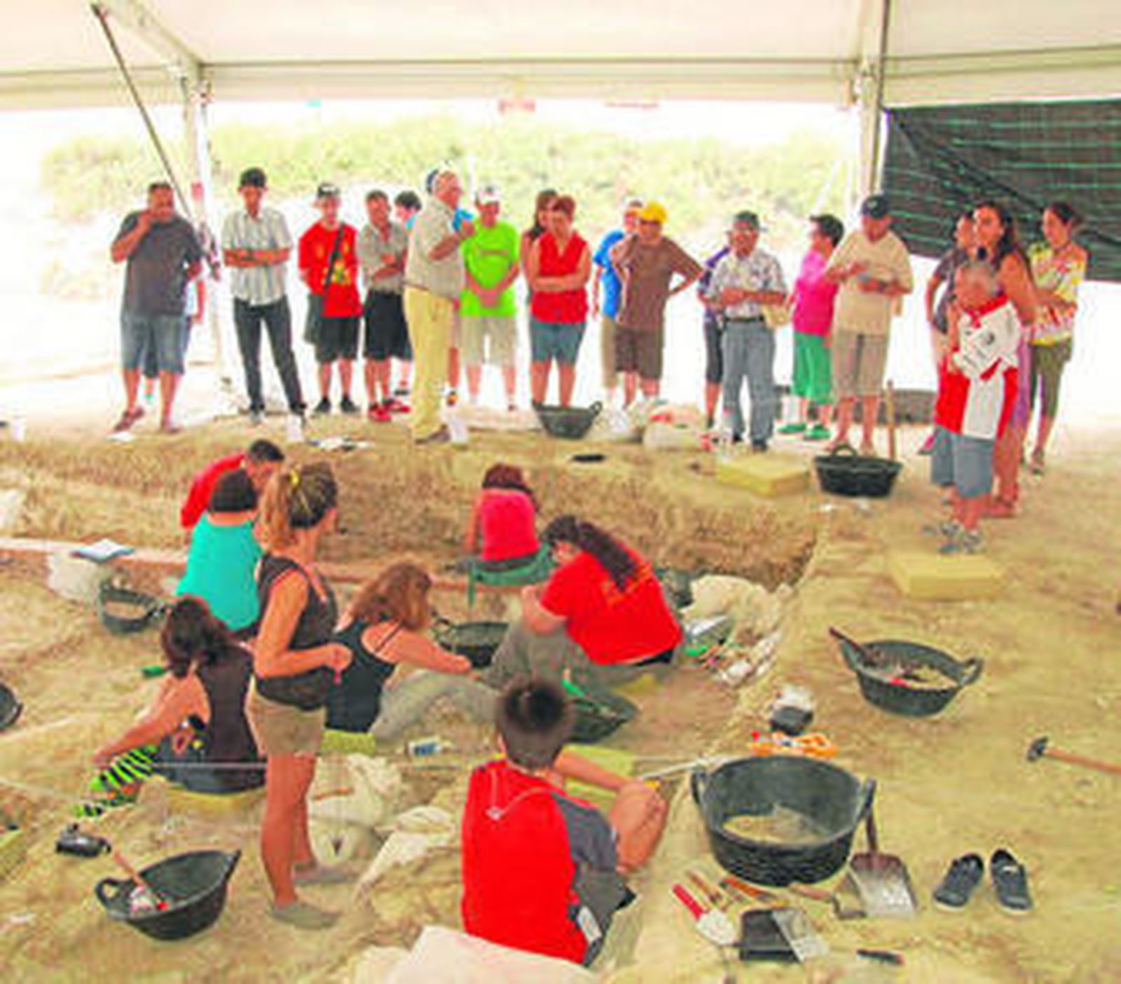 Panorámica de uno de los campos de trabajo en la cuenca de Guadix-Baza.