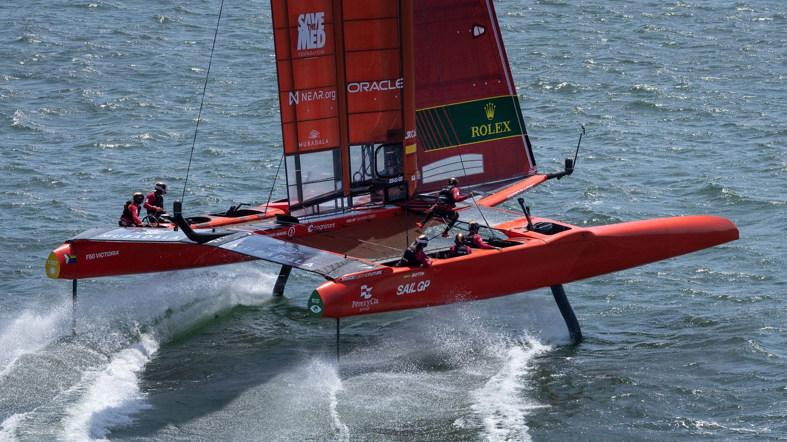 En estos catamaranes, cuyo récord de velocidad roza los 100 km/h, todos los elementos se controlan con el máximo detalle.