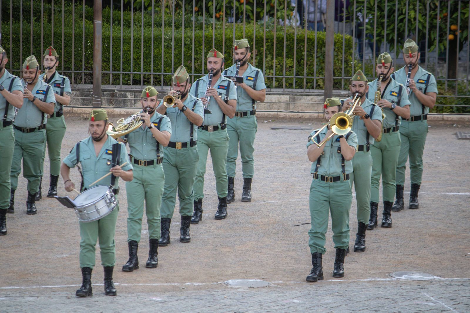 Las bandas de música se lucen antes del Día de las Fuerzas Armadas en Granada