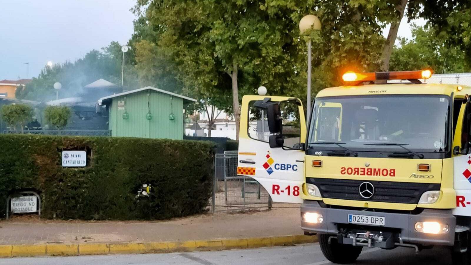 El humo del incendio se ha podido ver desde bastante distancia.