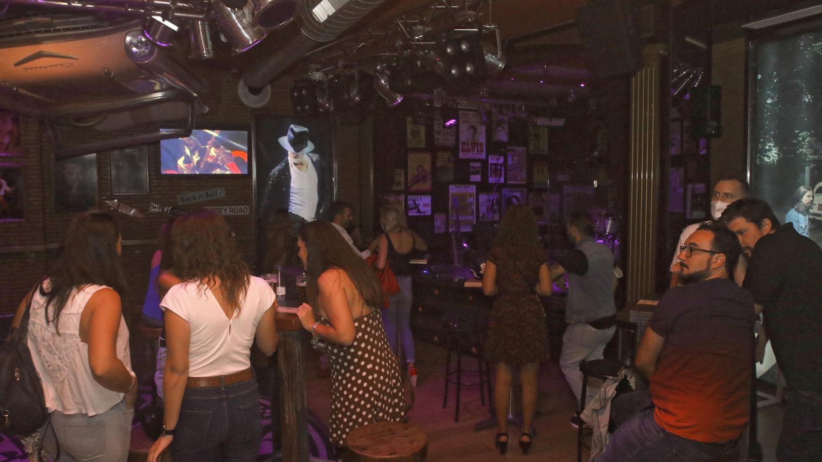 Interior de la sala Long Rock