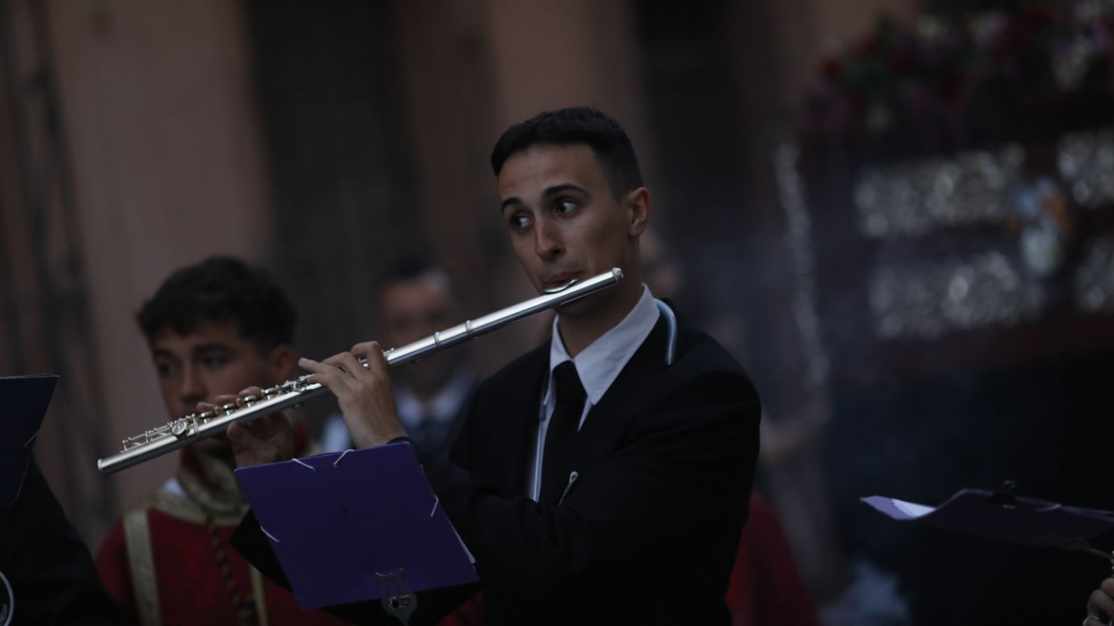 Las fotos del Viernes Santo en la Línea:  Cristo del Mar y Luz y Esperanza Nuestra, Soledad y Santo Entierro, Cristo del Amor y Misericordia y Amargura