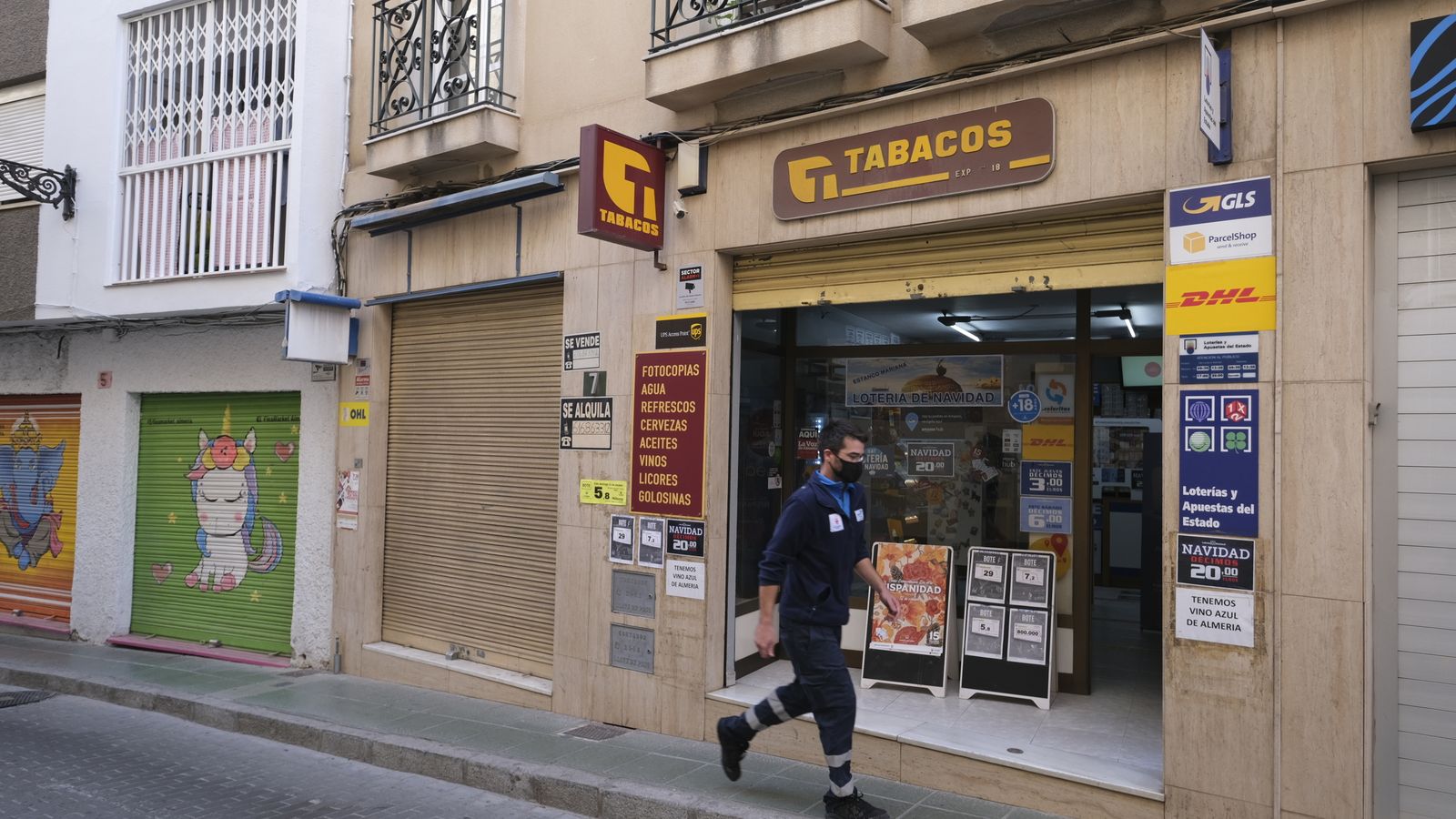 Los estancos del centro de la ciudad se han resentido más durante la pandemia