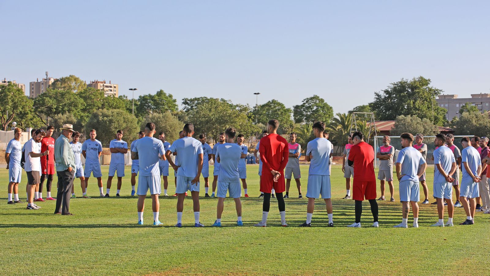 El Xerez DFC se estrena este miércoles en Chapín ante su afición.