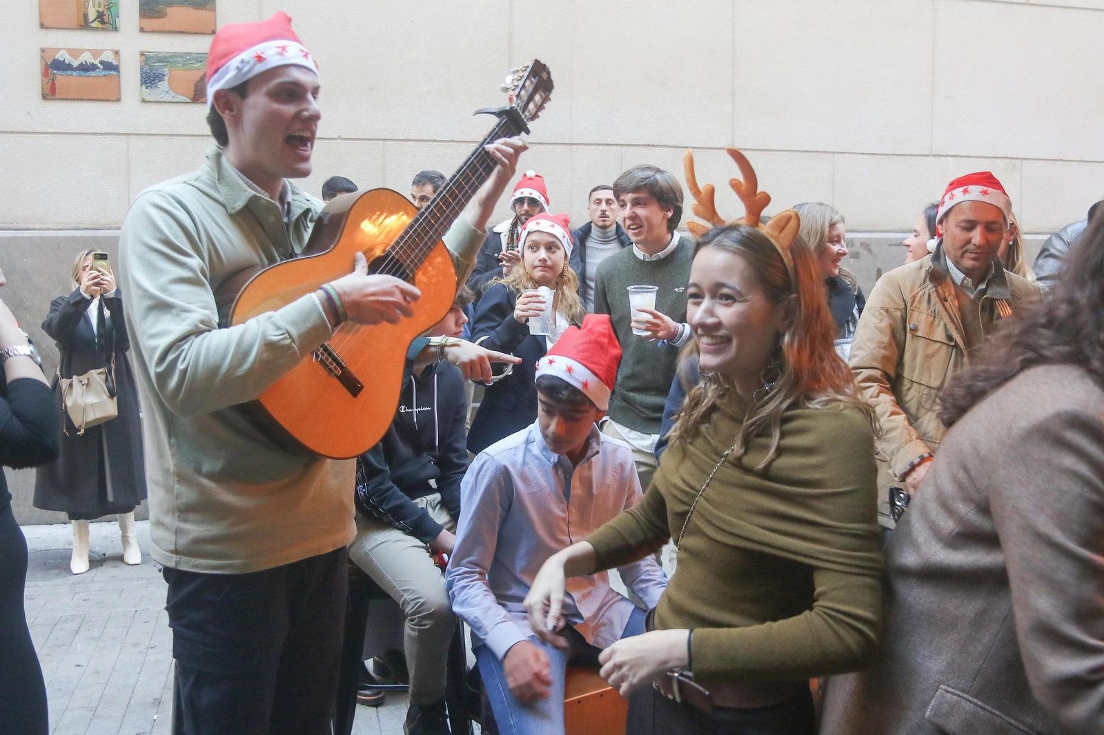 Así es el ambiente en Granada antes de Nochebuena