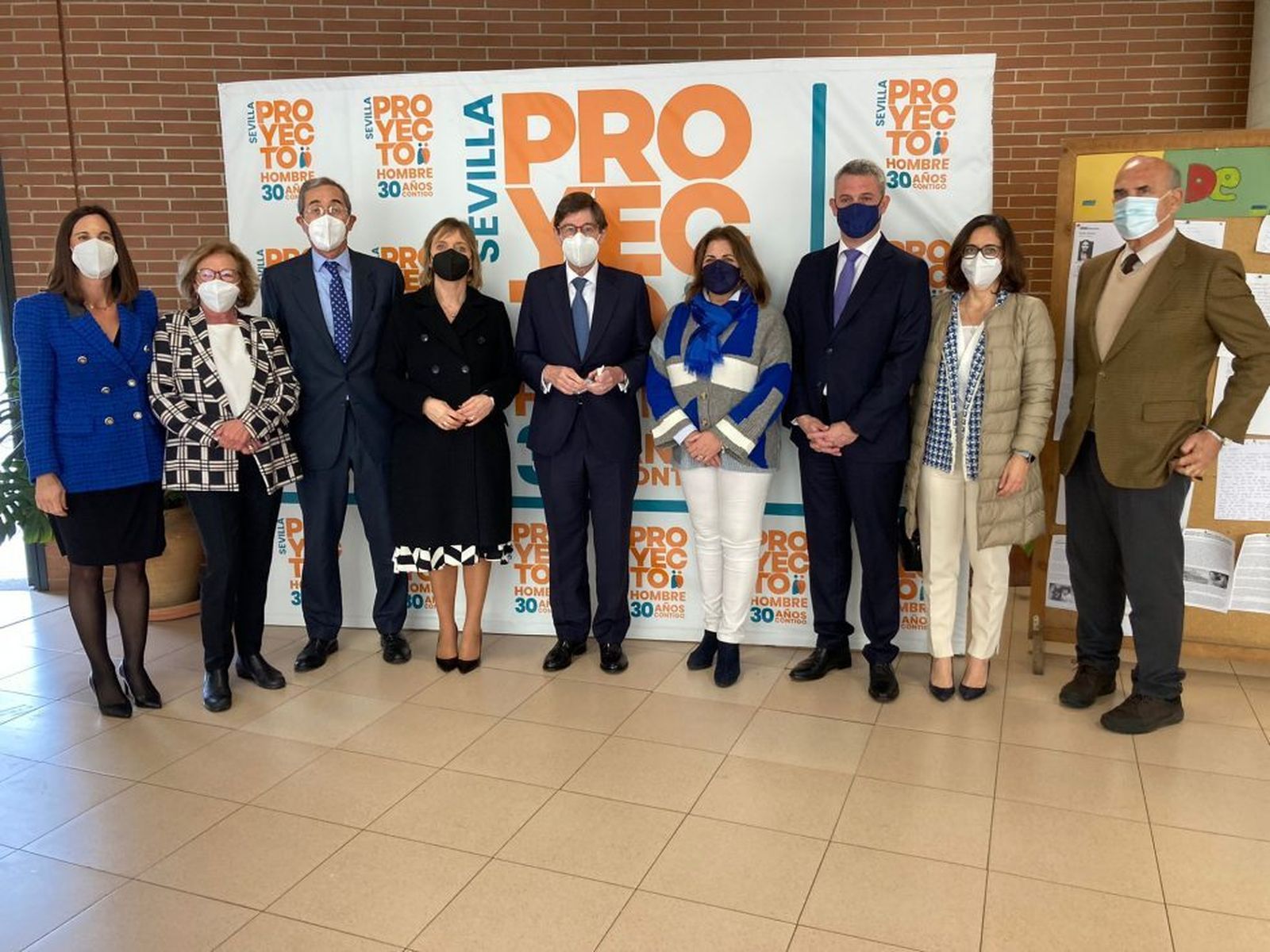 El presidente de Caixabank visita Proyecto Hombre Sevilla