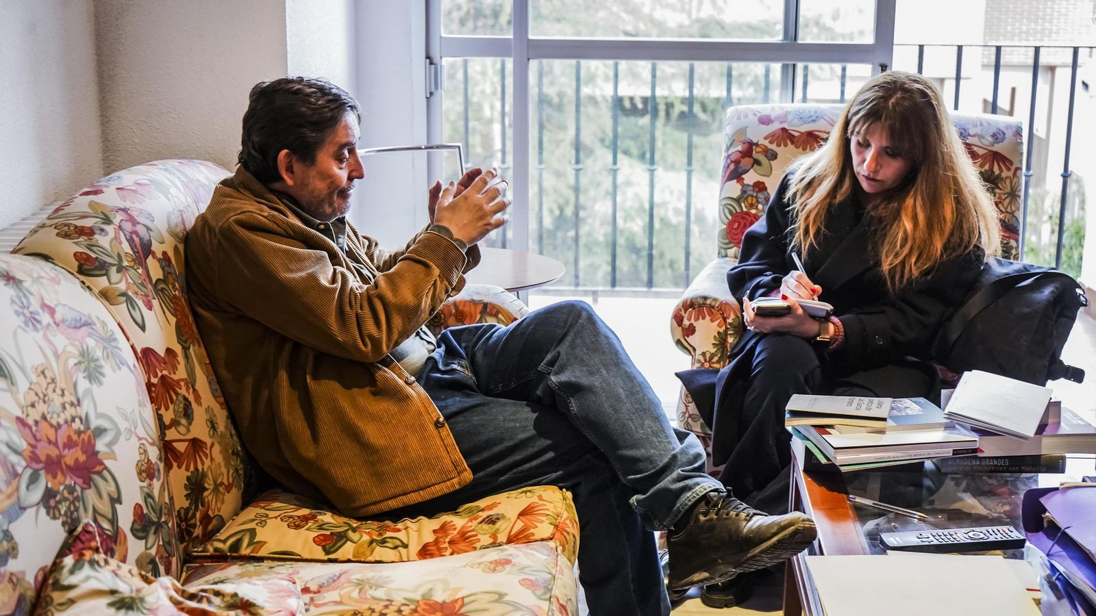 Luis García Montero, en  su casa de Granada.