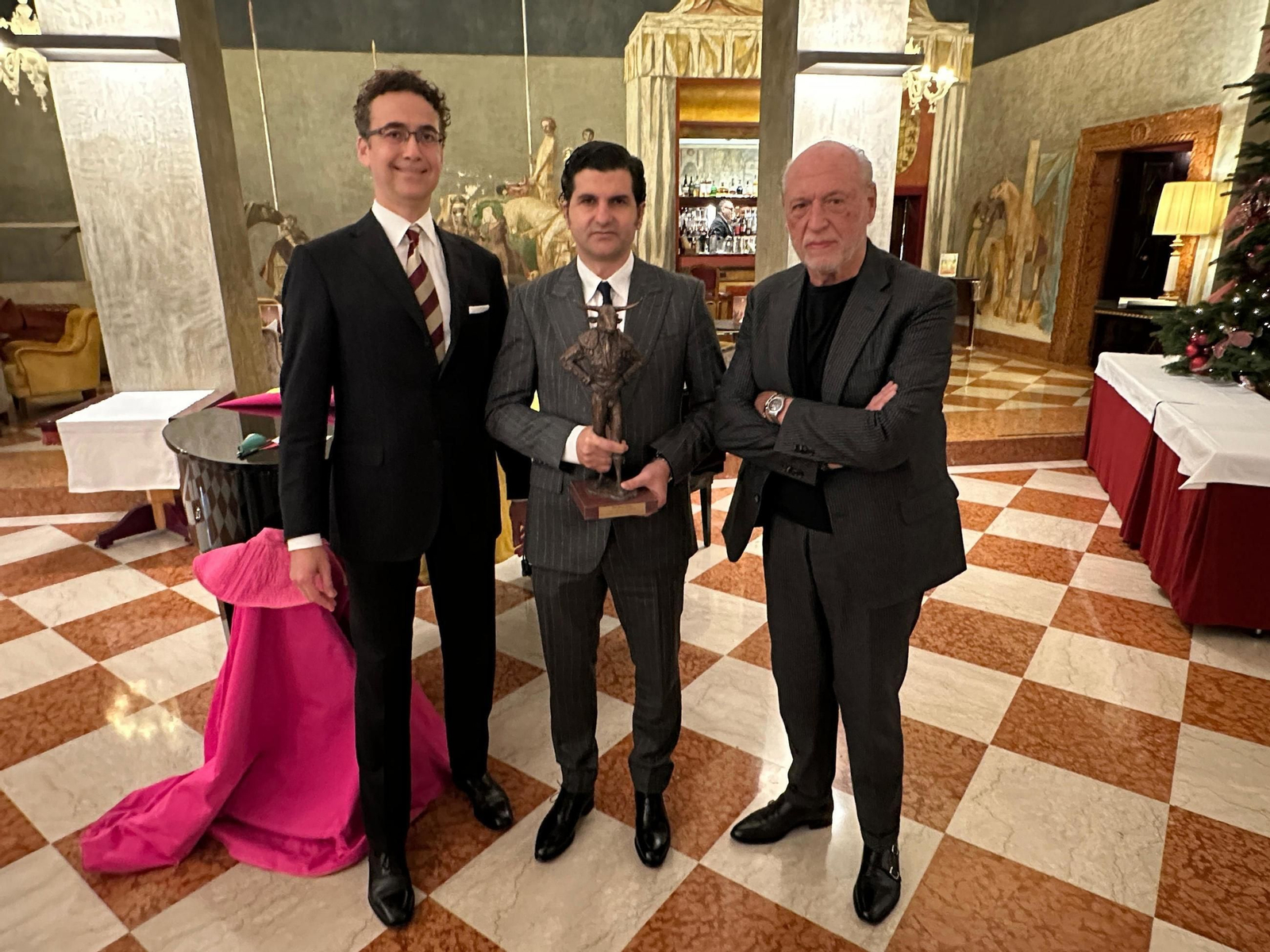 Morante recibió el V premio Ópera Taurina en Verona.