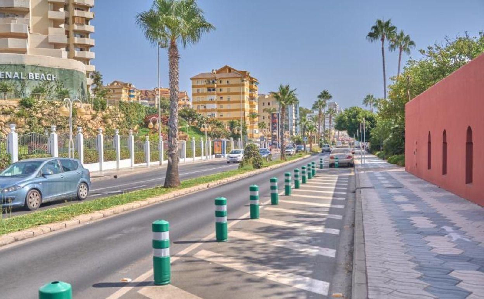 La avenida Antonio Machado, localizada en Benalmádena.