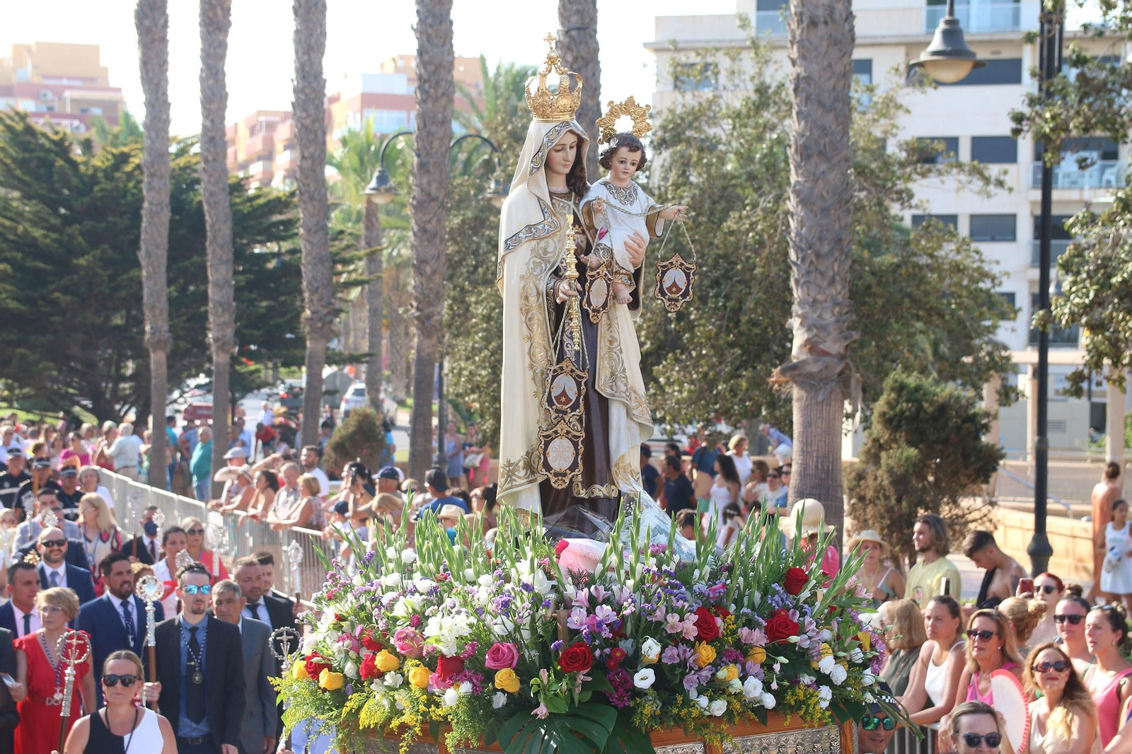 Fotogalería de la cucaña y la procesión de las Fiestas de Santa Ana en Roquetas