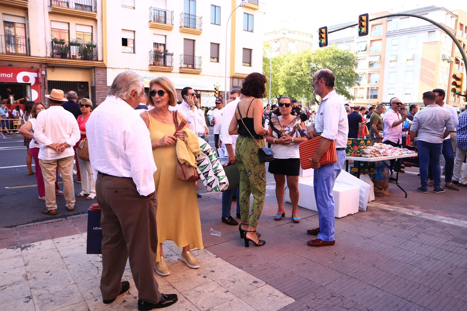 Imágenes de ambiente en el tercer día de toros en Huelva