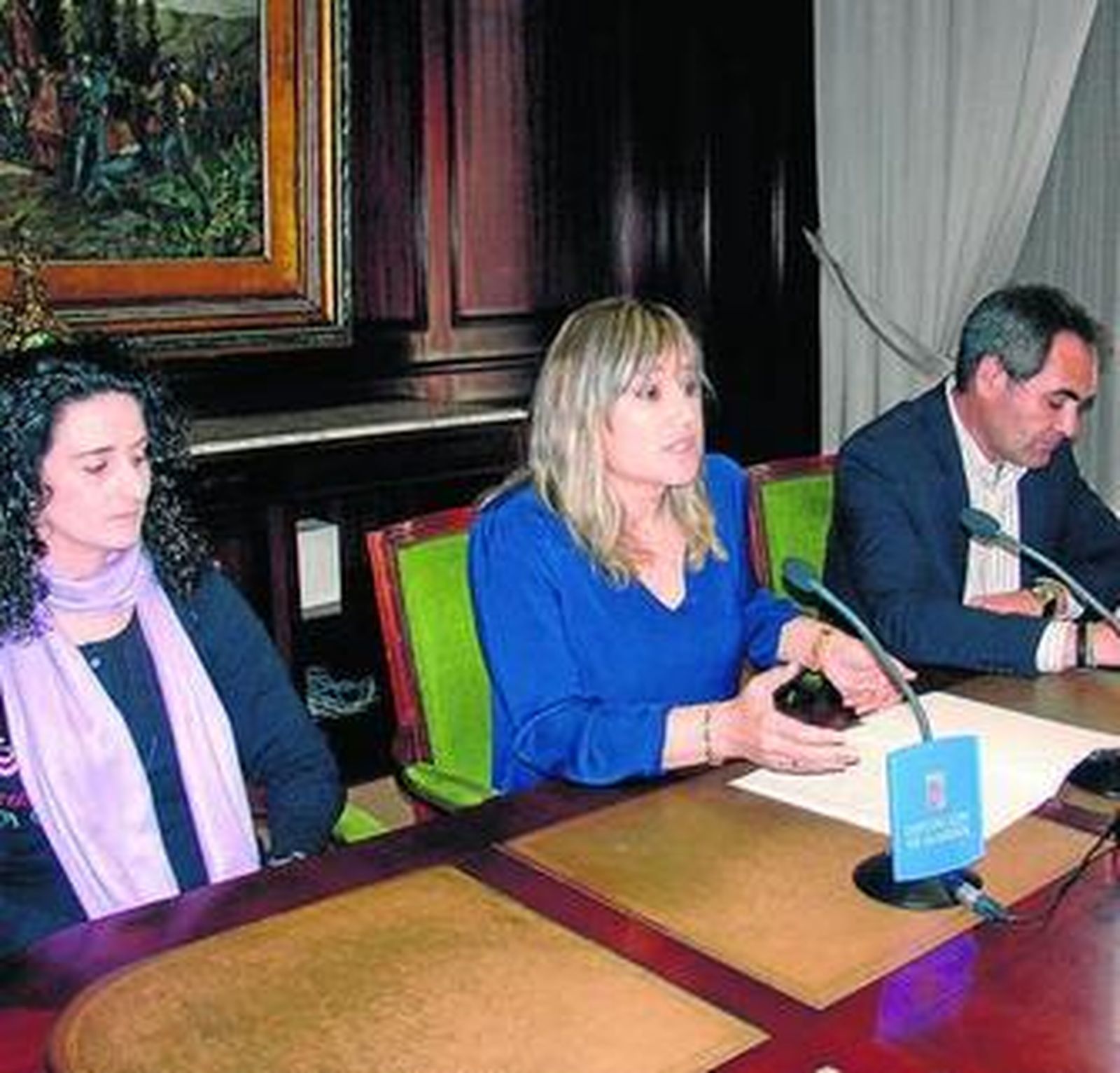 Esperanza Pérez pide un programa de ayuda financiera.