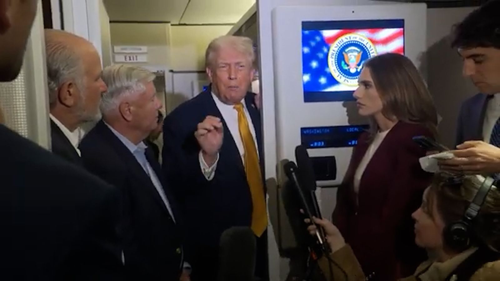 Donald Trump habla sobre Venezuela a bordo del Air Force One