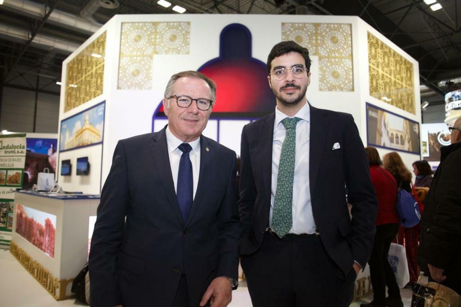 Eduardo de Castro y Mohamed Mohamed Mohand, en el expositor de Melilla en Fitur.