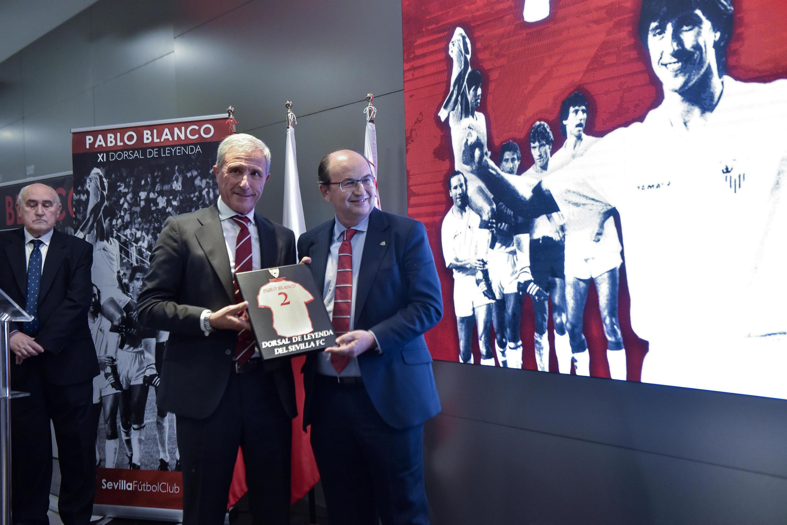 Las imágenes de la entrega del Dorsal del Leyenda a Pablo Blanco