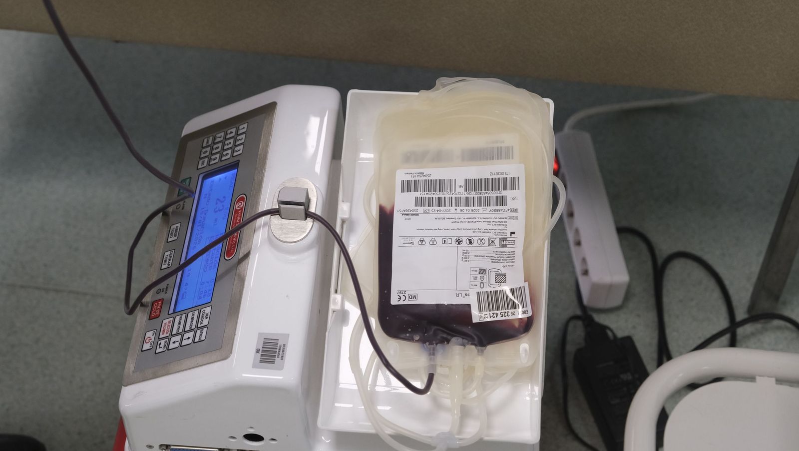 Haz una buena obra y dona sangre, te esperan en el Hospital Torrecárdenas, en imágenes