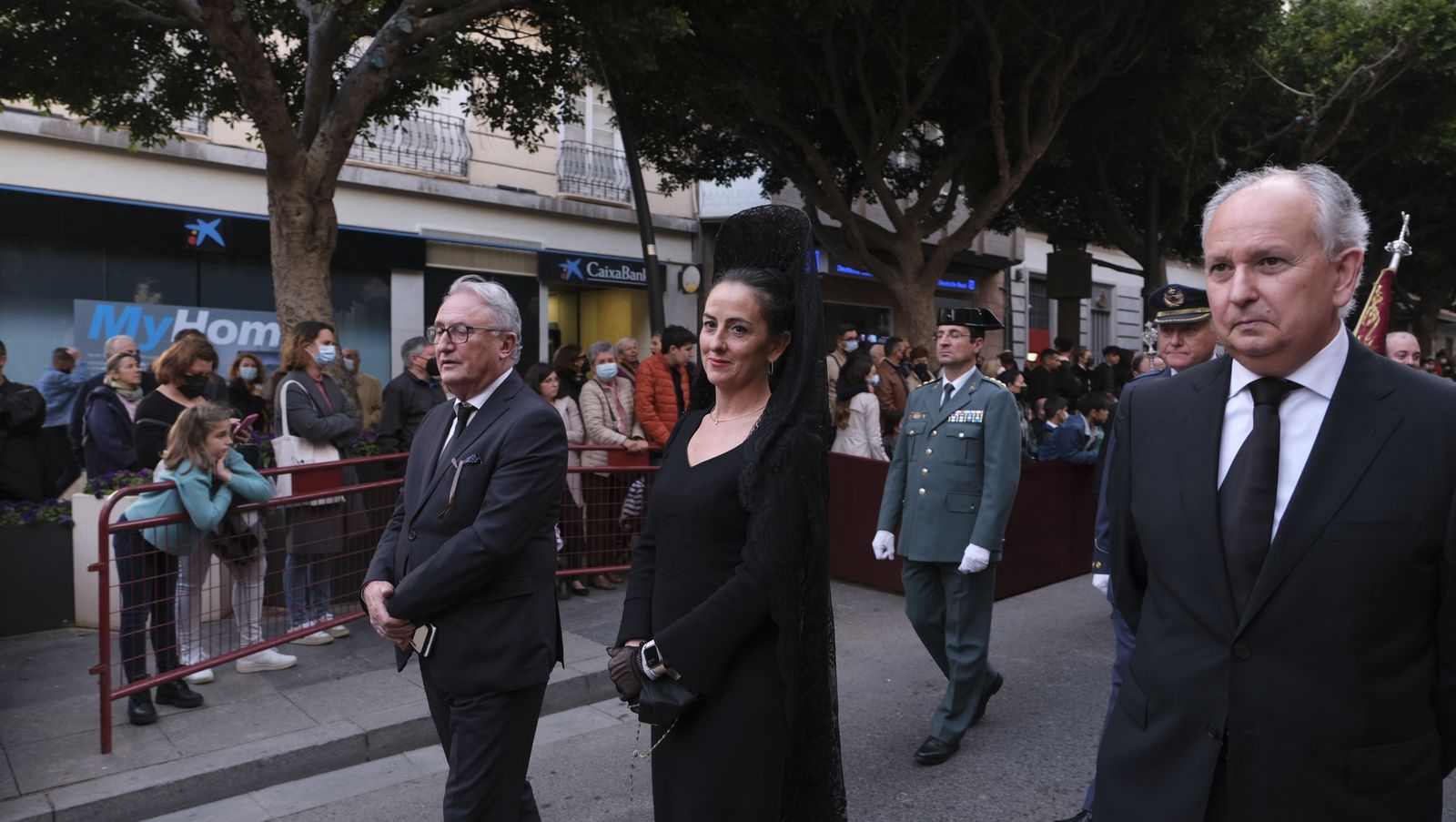 Procesión del Santo Entierro en Almería, en imágenes.