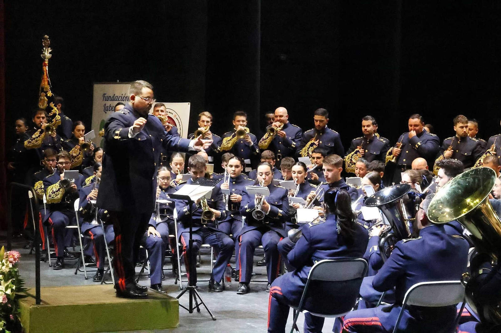 Imágenes del concierto cofrade solidario "Princesa Ari", en la Casa Colón