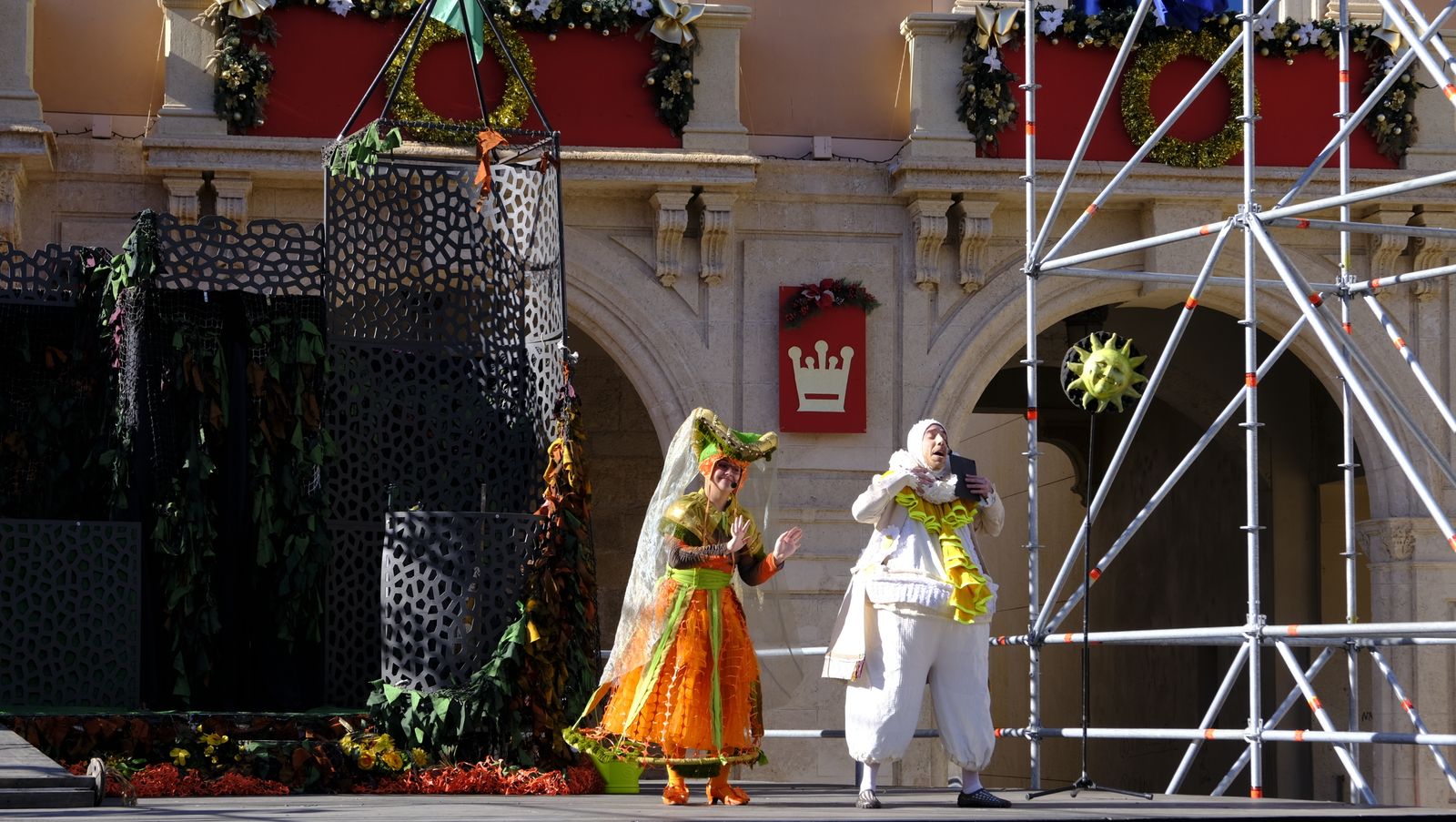 Imágenes del teatro infantil del navidad, en la Plaza Vieja de Almería