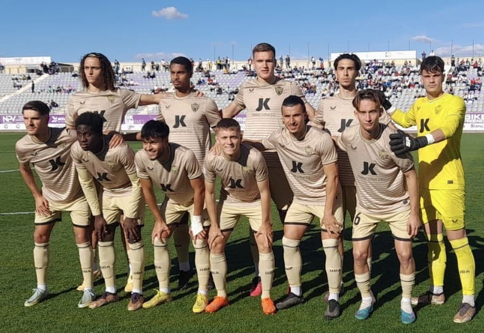 El Almería B vistió con su tercera equipación