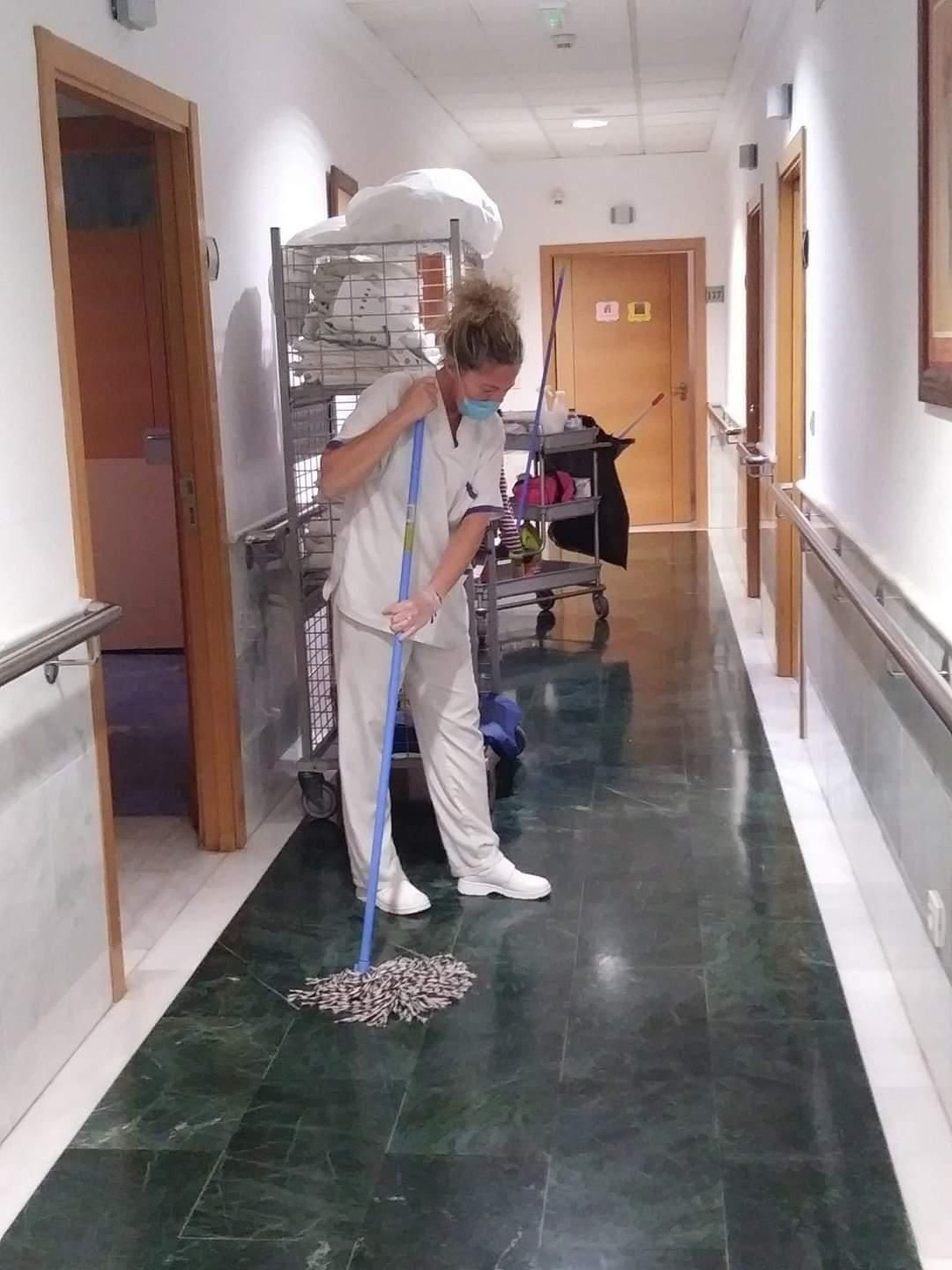 Trabajo de limpieza en la residencia Fonseca