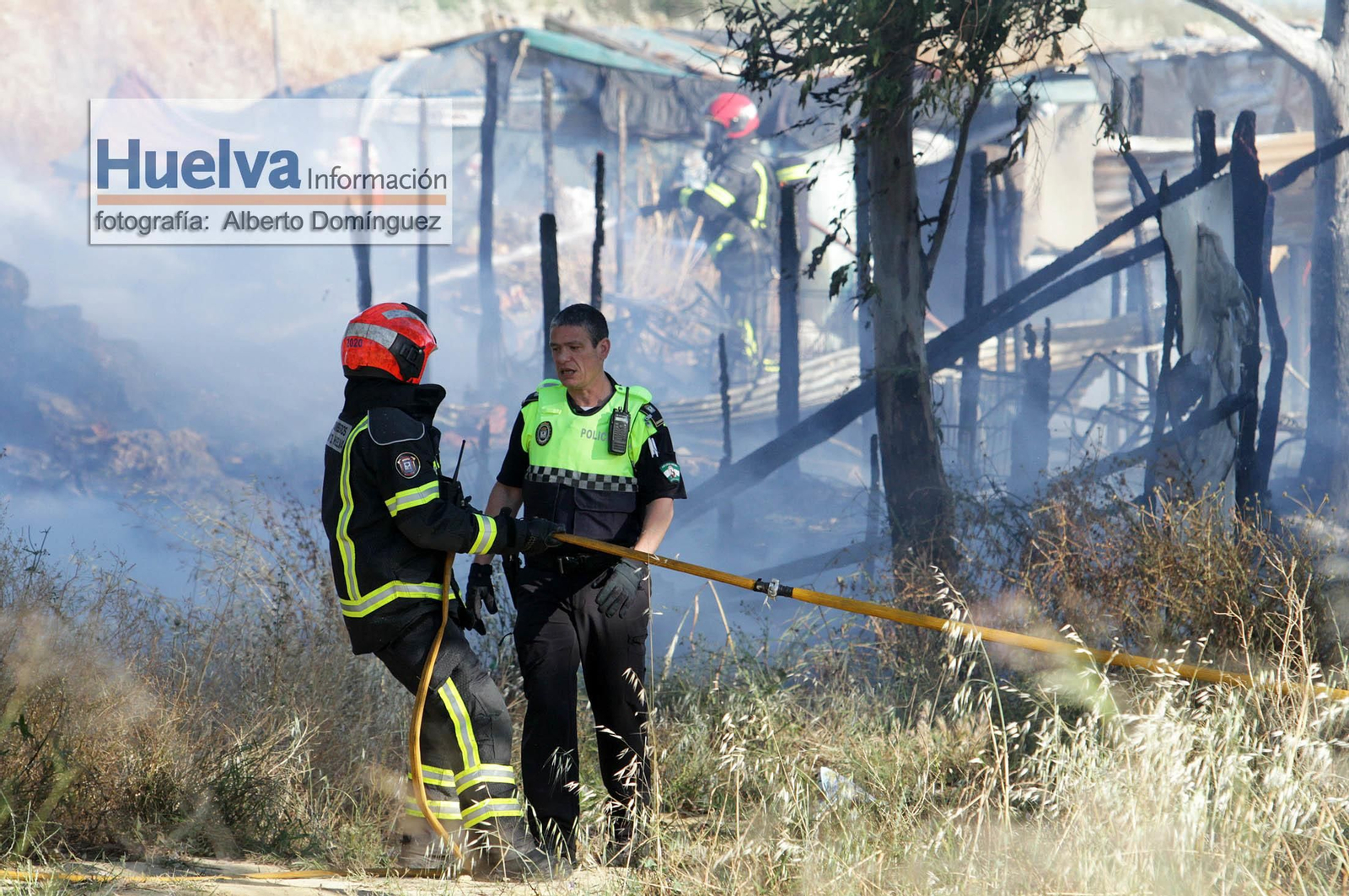 Imágenes del incendio en el asentamiento de las Metas