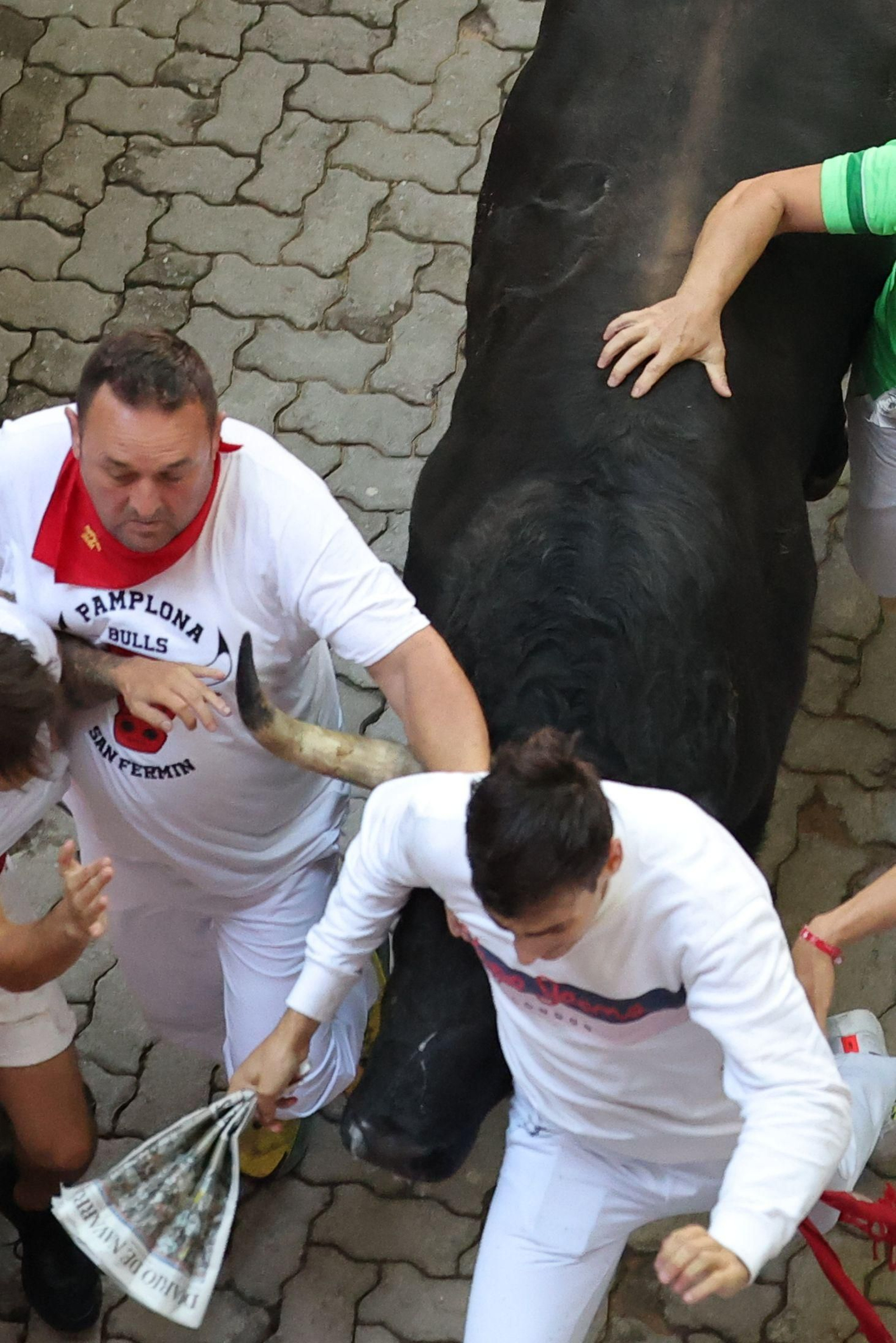 La bravura de Tarifa se hace notar en Pamplona: tres heridos en un encierro con toros de La Palmosilla