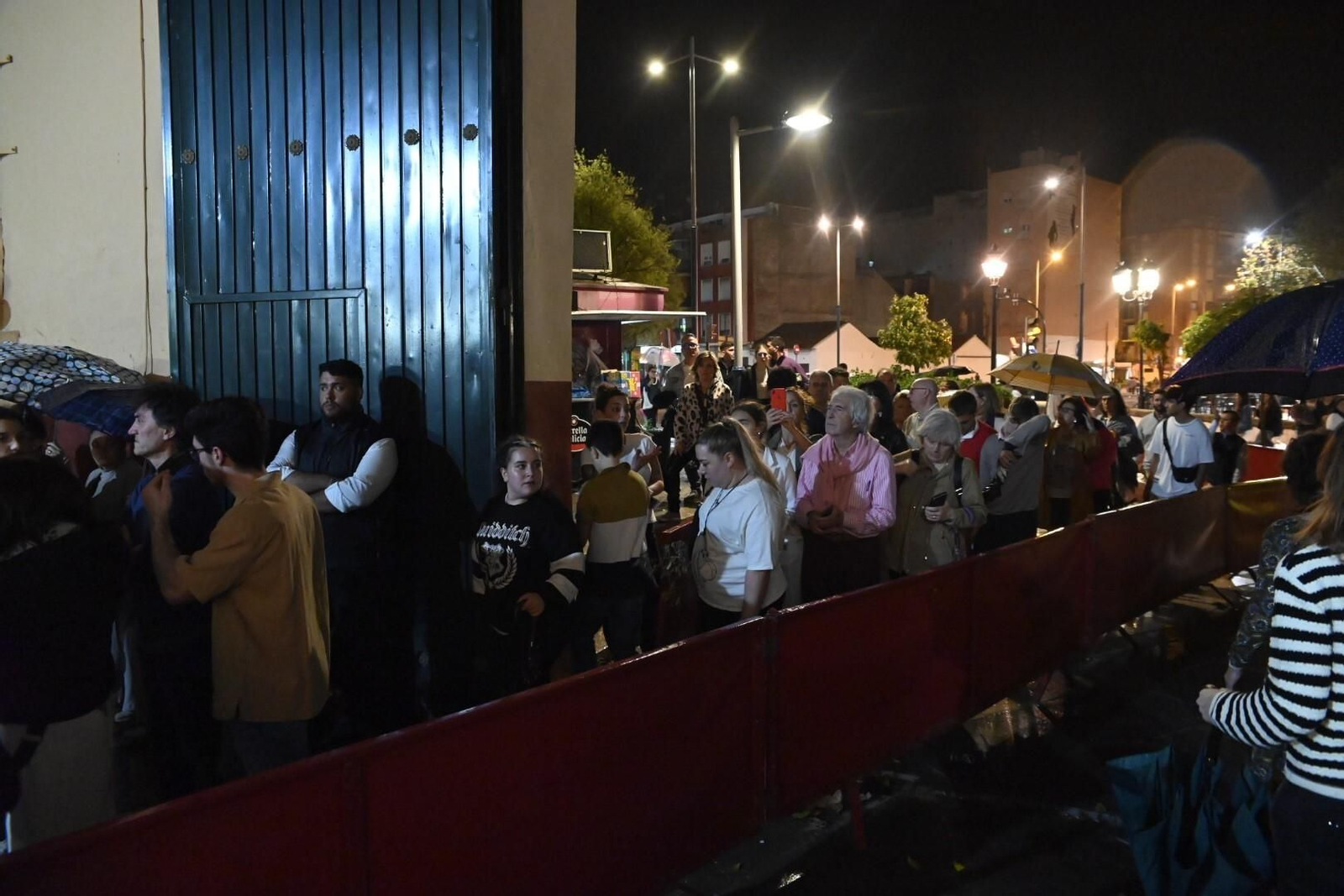 Devoción por los titulares del Rescatado en este Domingo de Ramos en Córdoba, en imágenes
