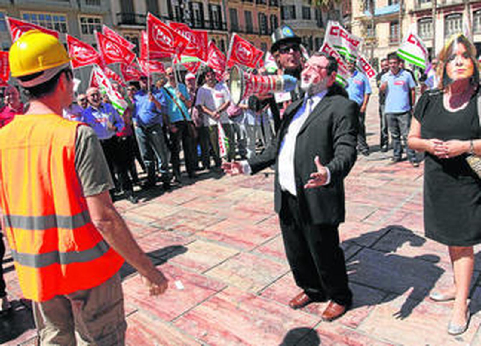 La concentración en el Hospital Materno congregó a más de 200 trabajadores.