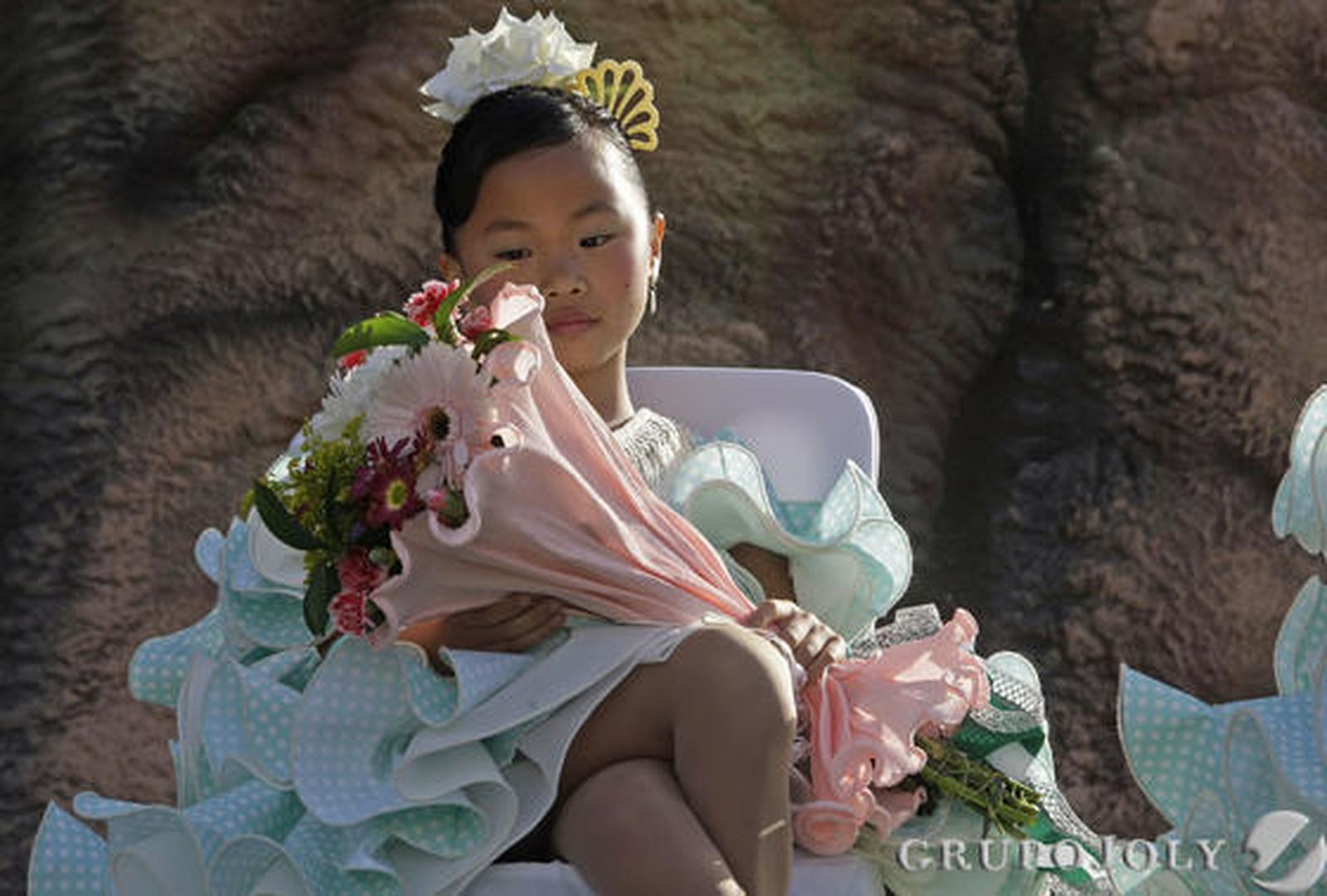 Cristina Barcia y Estefanía del Río, reinas infantil y juvenil respectivamente, fueron coronadas en un imponente escenario que recreaba el Tajo de Ronda.

Foto: Erasmo Fenoy