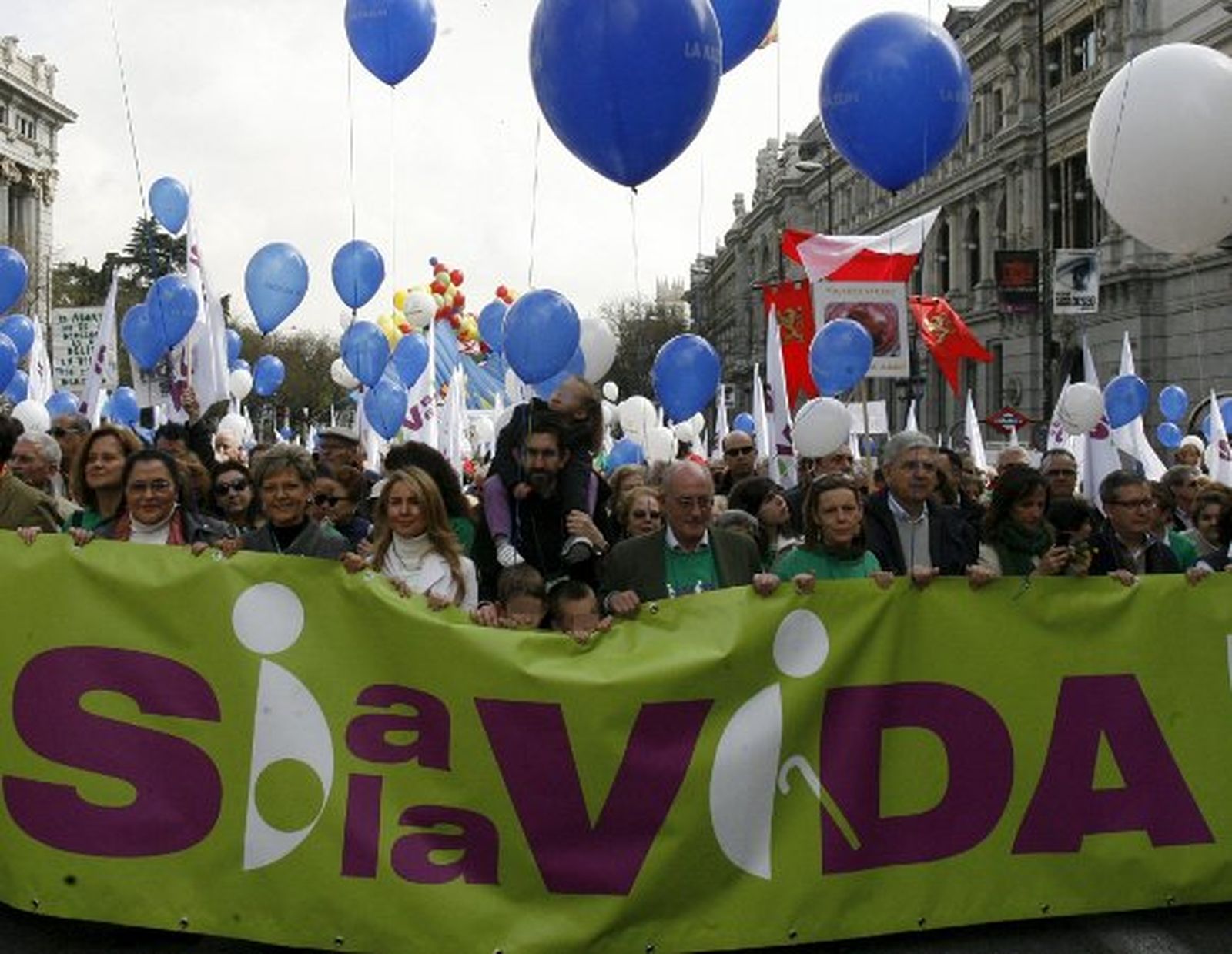 Miles de personas piden a los partidos políticos un compromiso con la vida