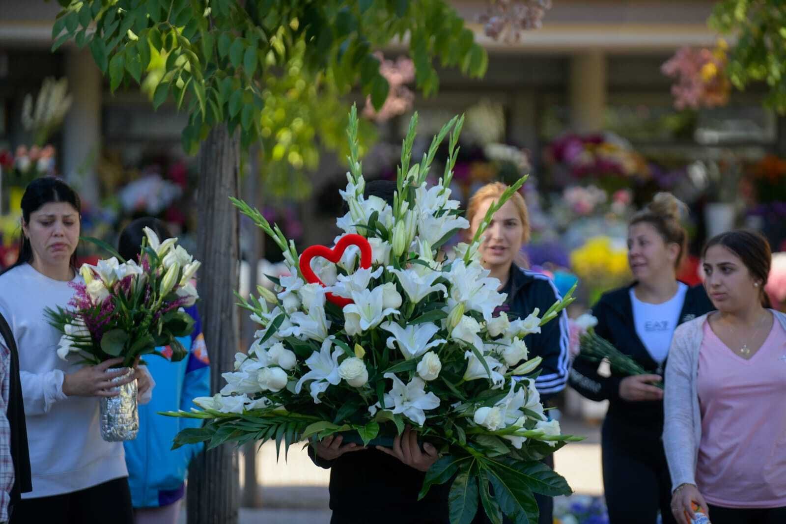 La jornada del Día de Todos los Santos en Granada, en imágenes